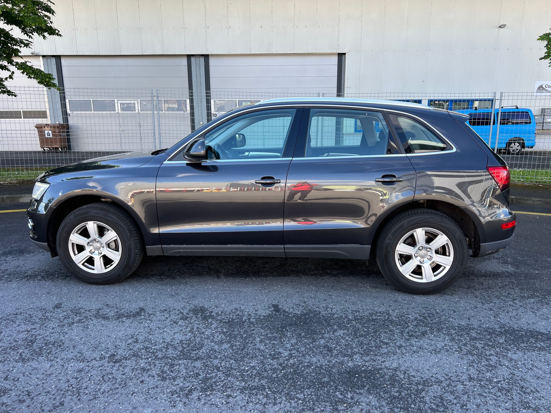 AUDI Q5 2.0 TDI quattro S-tronic-image-2