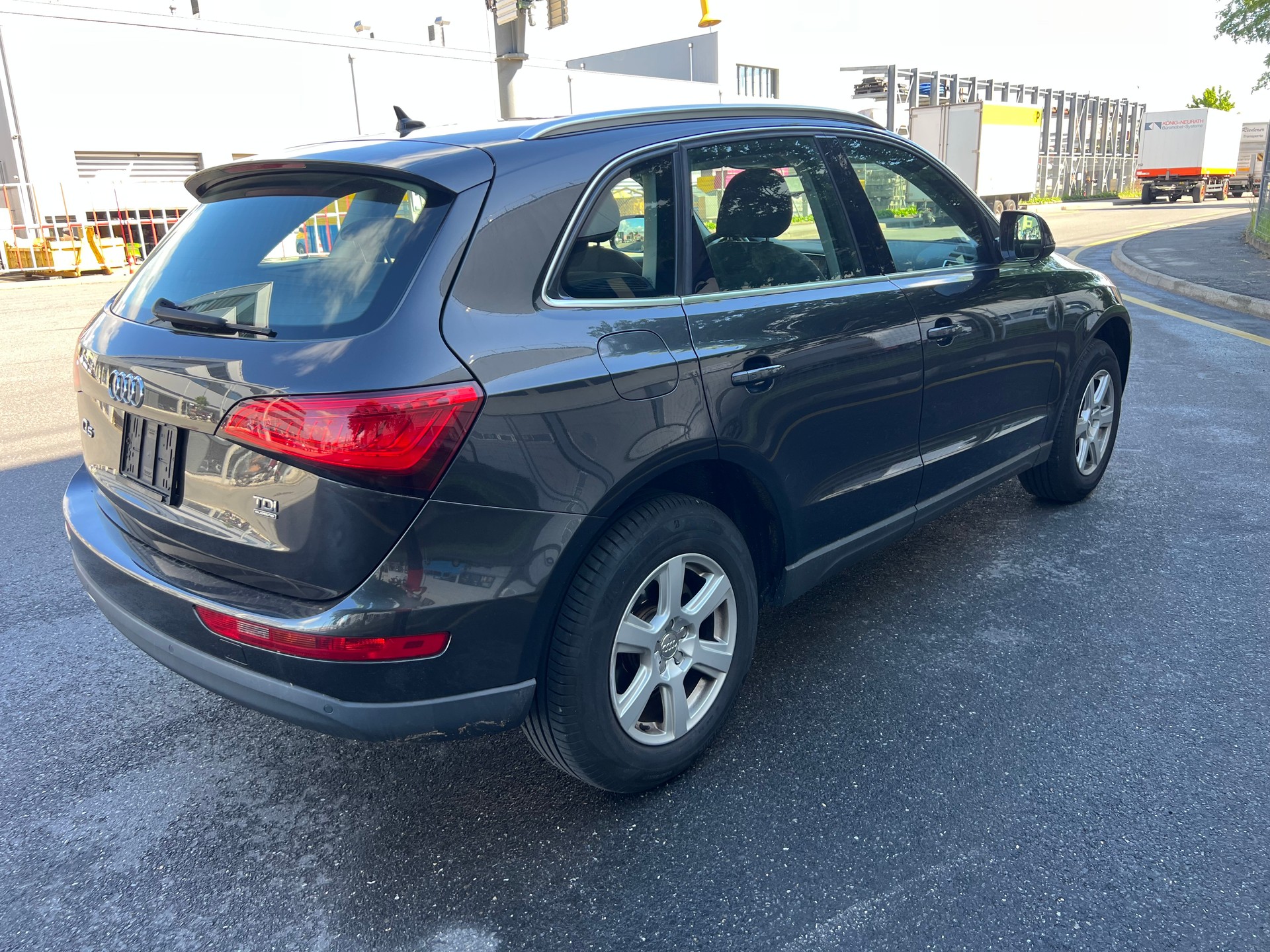 AUDI Q5 2.0 TDI quattro S-tronic-image-5