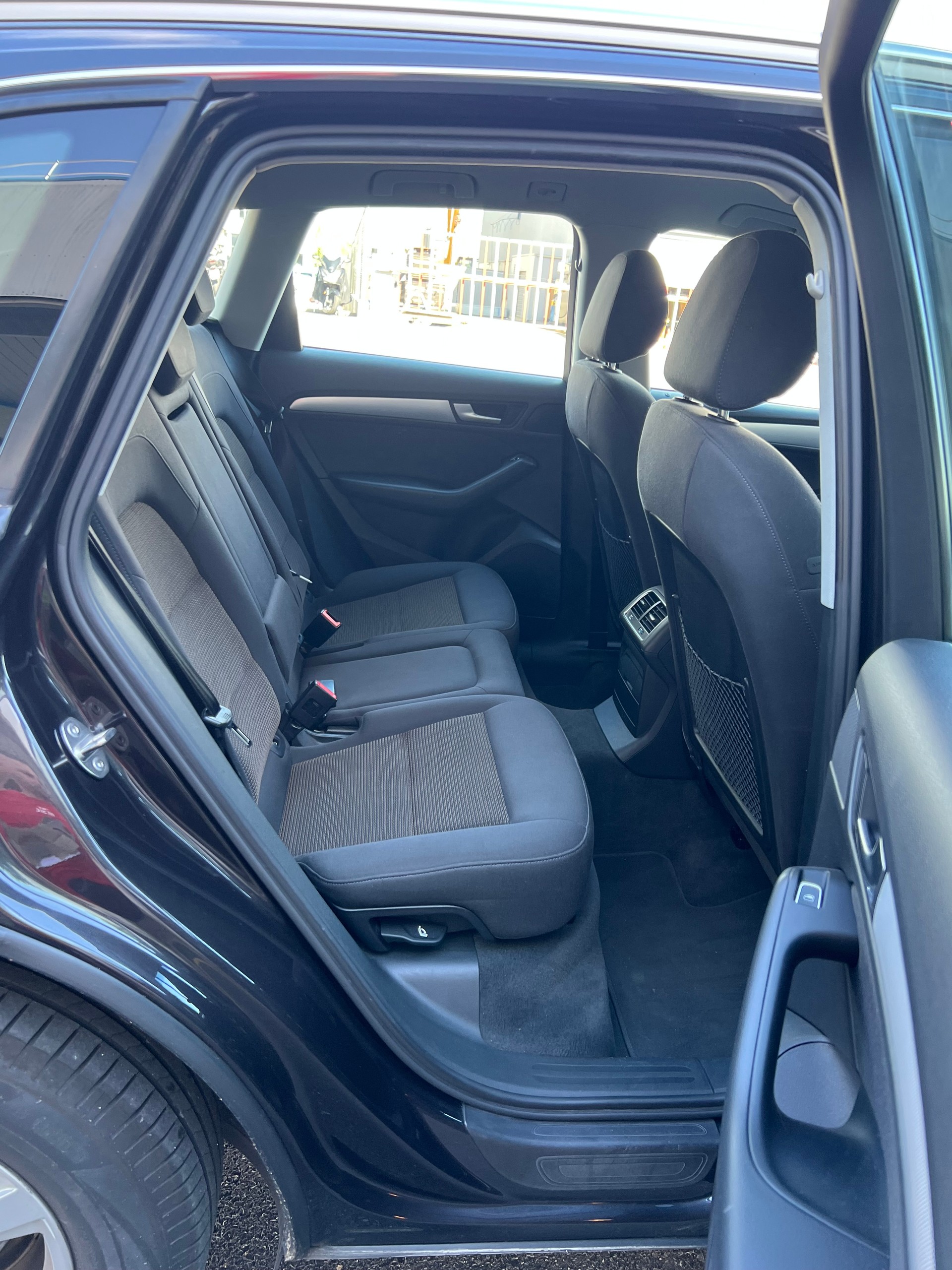AUDI Q5 2.0 TDI quattro S-tronic-image-14