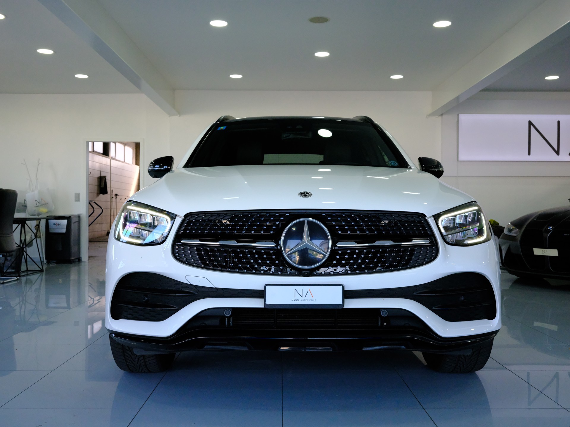 MERCEDES-BENZ GLC 220 d AMG Line 4Matic 9G-Tronic-showroom-element-2