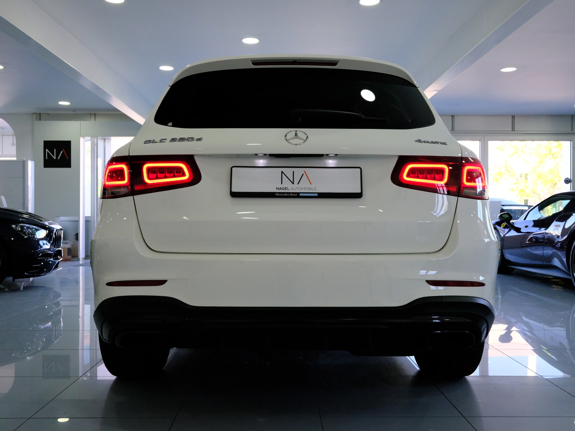 MERCEDES-BENZ GLC 220 d AMG Line 4Matic 9G-Tronic-image-5