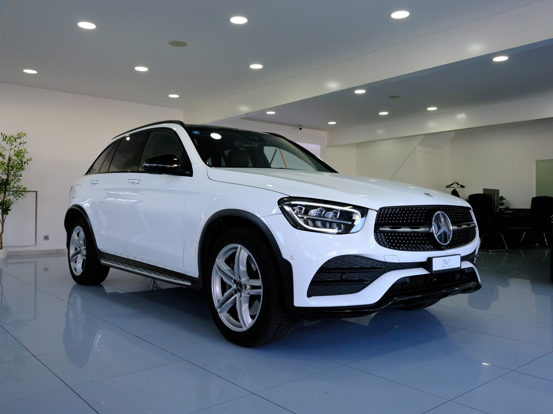 MERCEDES-BENZ GLC 220 d AMG Line 4Matic 9G-Tronic-showroom-element-1