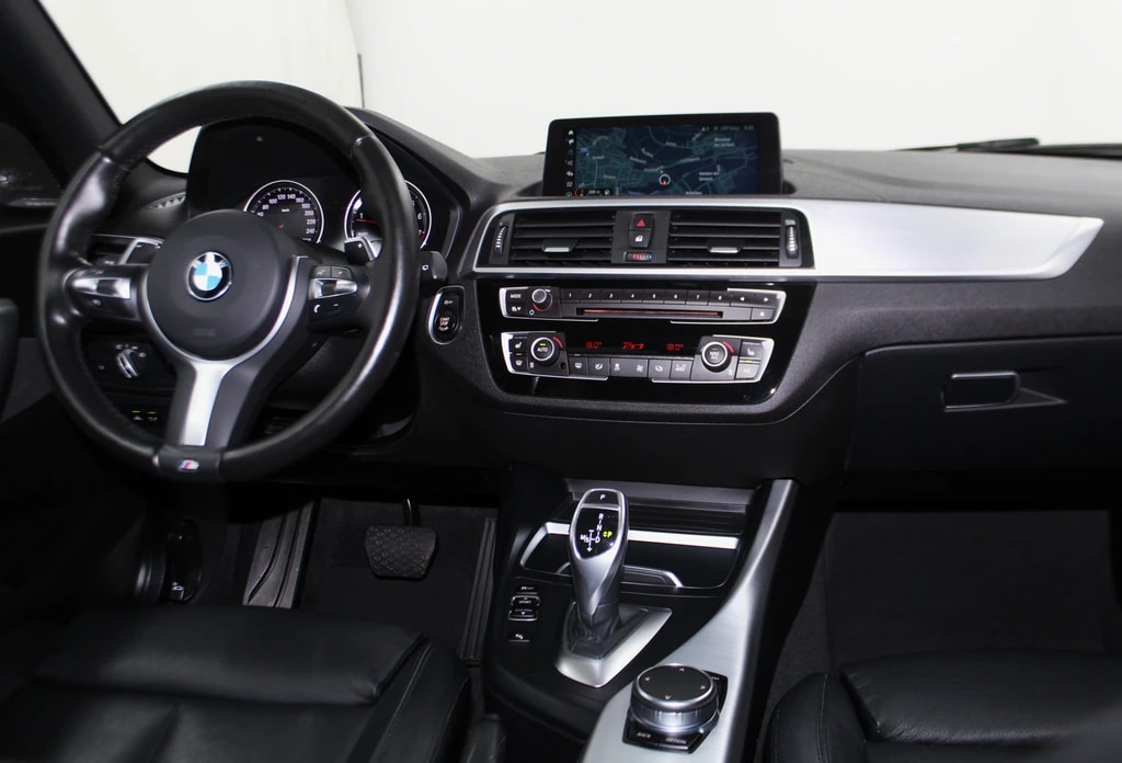 BMW M140i xDrive Steptronic Special Edition Paket / CH-Fahrzeug/ Ohne OPF-image-11