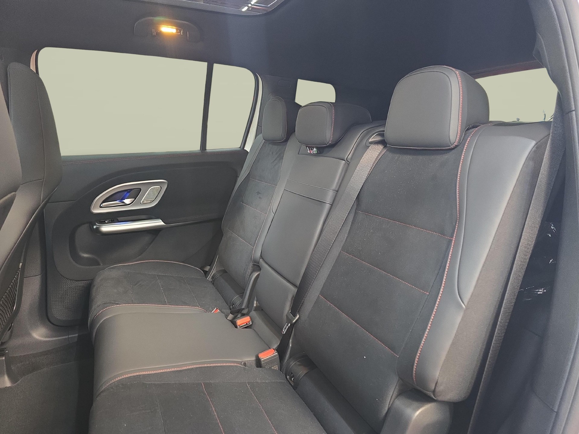 MERCEDES-BENZ GLB 350 4MATIC EQ Technology-image-9