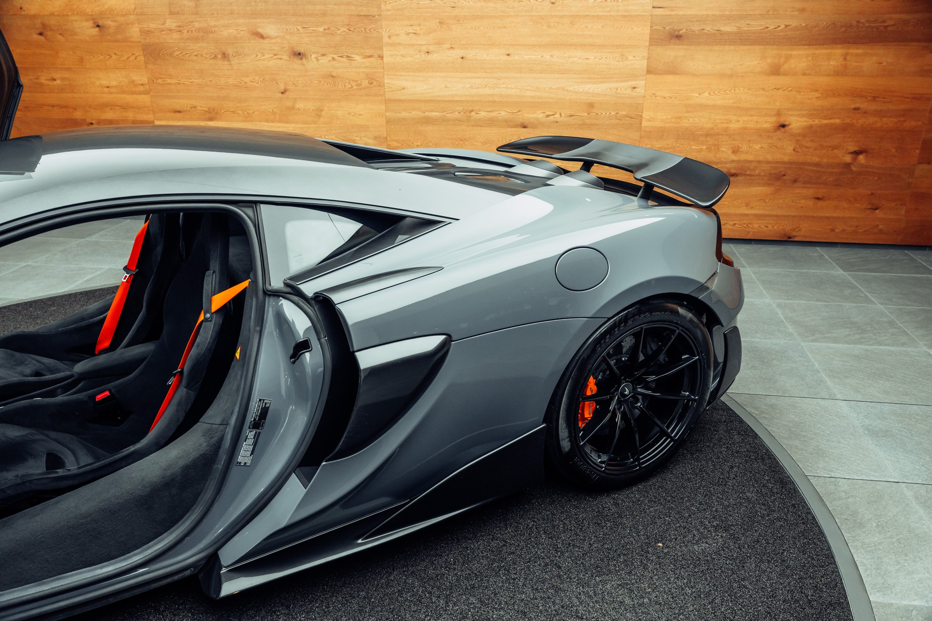 McLAREN 600LT Coupé 3.8 V8 SSG Chicane Effect-image-16