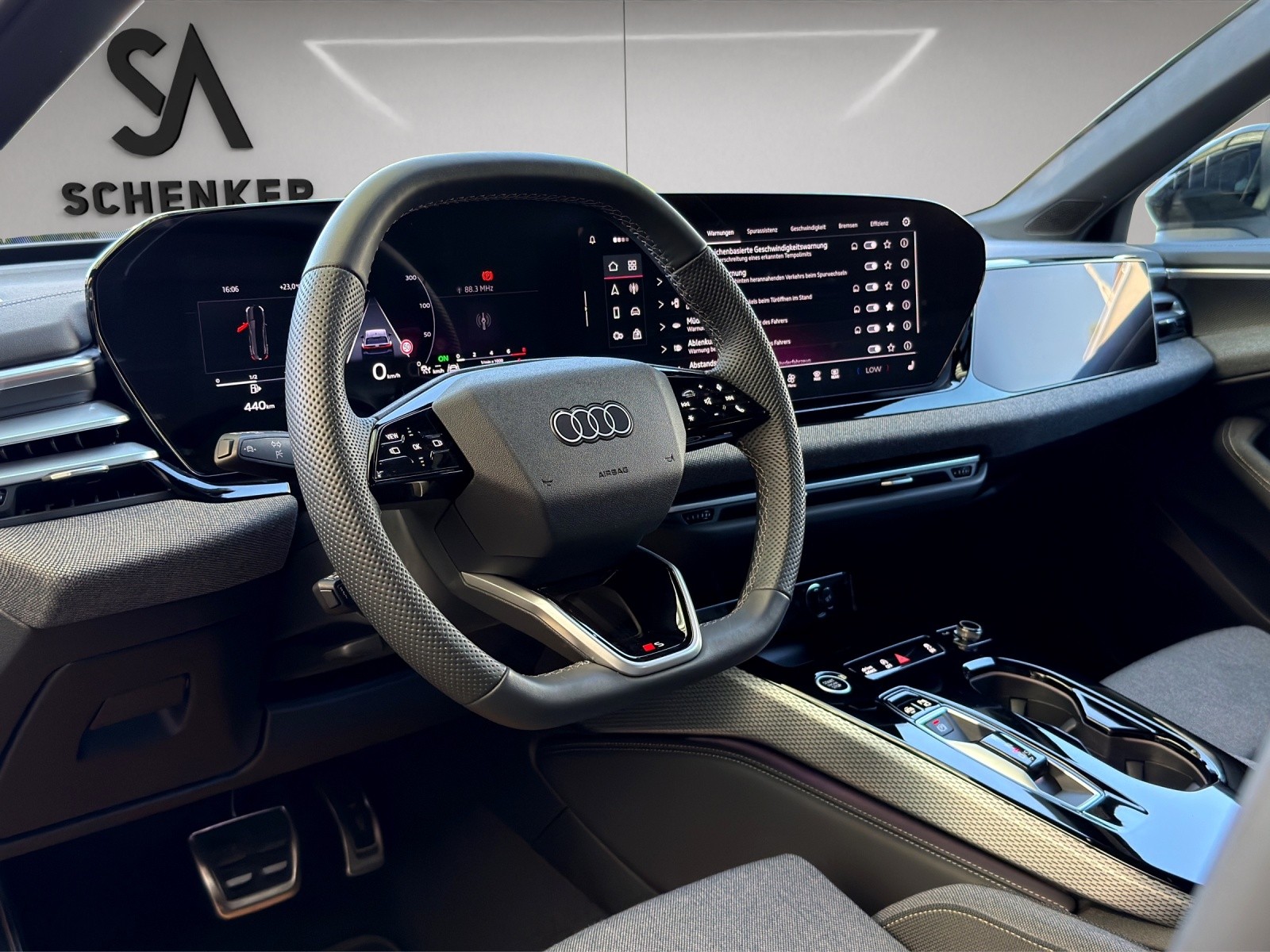 AUDI A5 Avant TFSI 150 kW S tronic S-Line Optikpaket Black-image-8