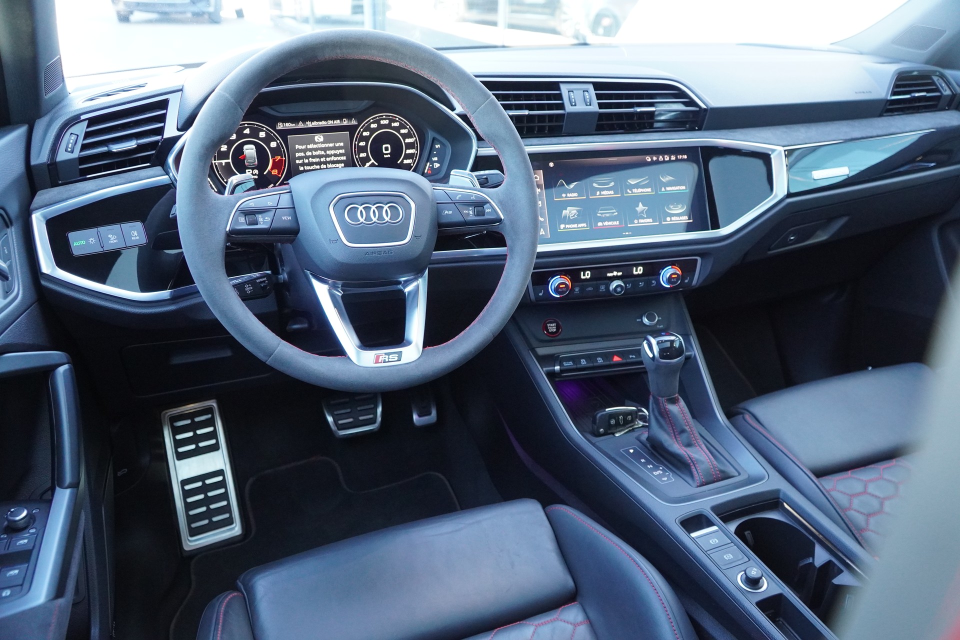 AUDI RS Q3 Sportback quattro S tronic-image-19