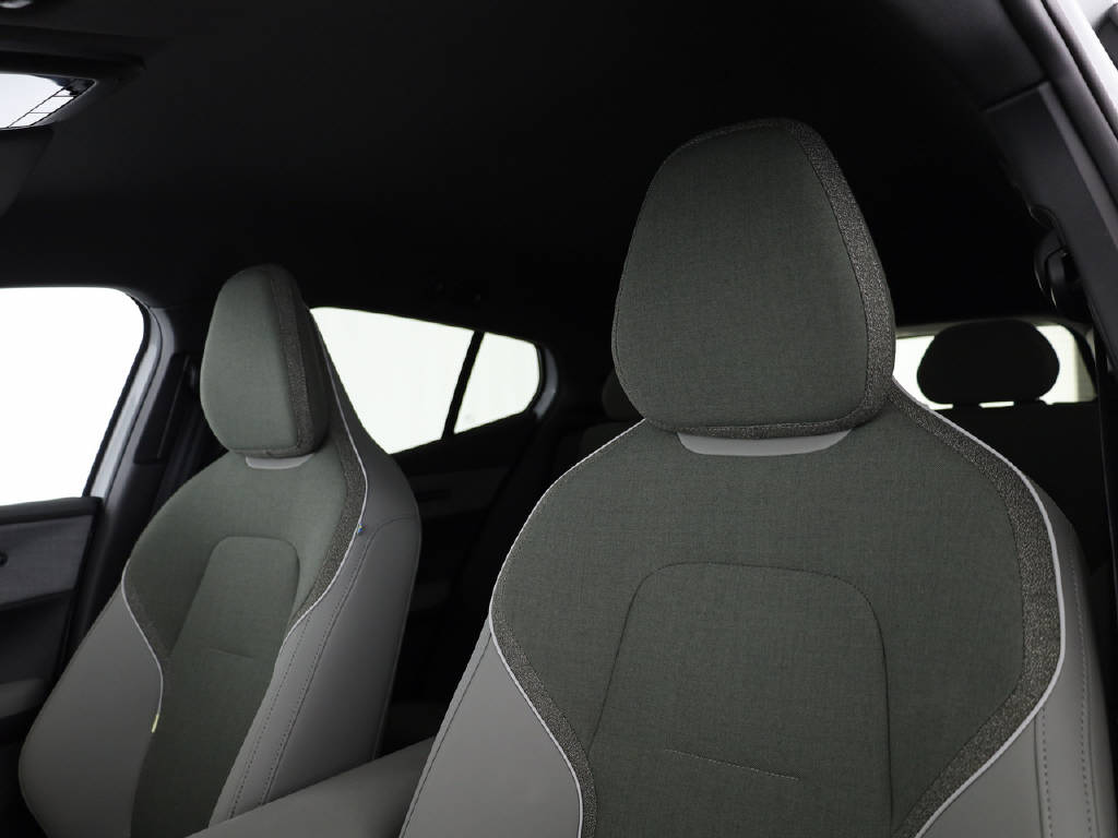 VOLVO EX 30 P8 Plus AWD-image-15