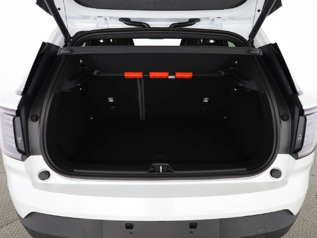 VOLVO EX 30 P8 Plus AWD-image-12