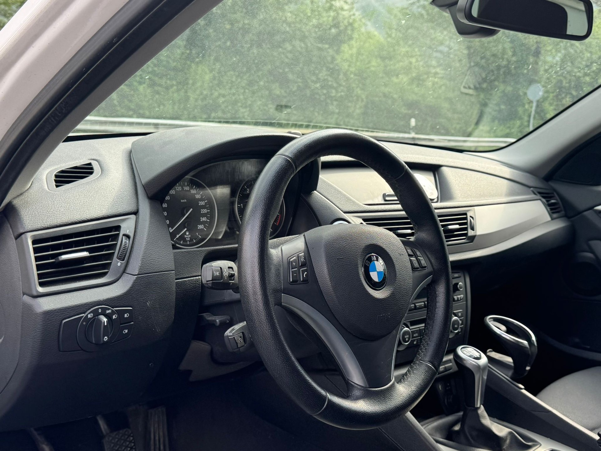 BMW X1 xDrive 18d-image-4