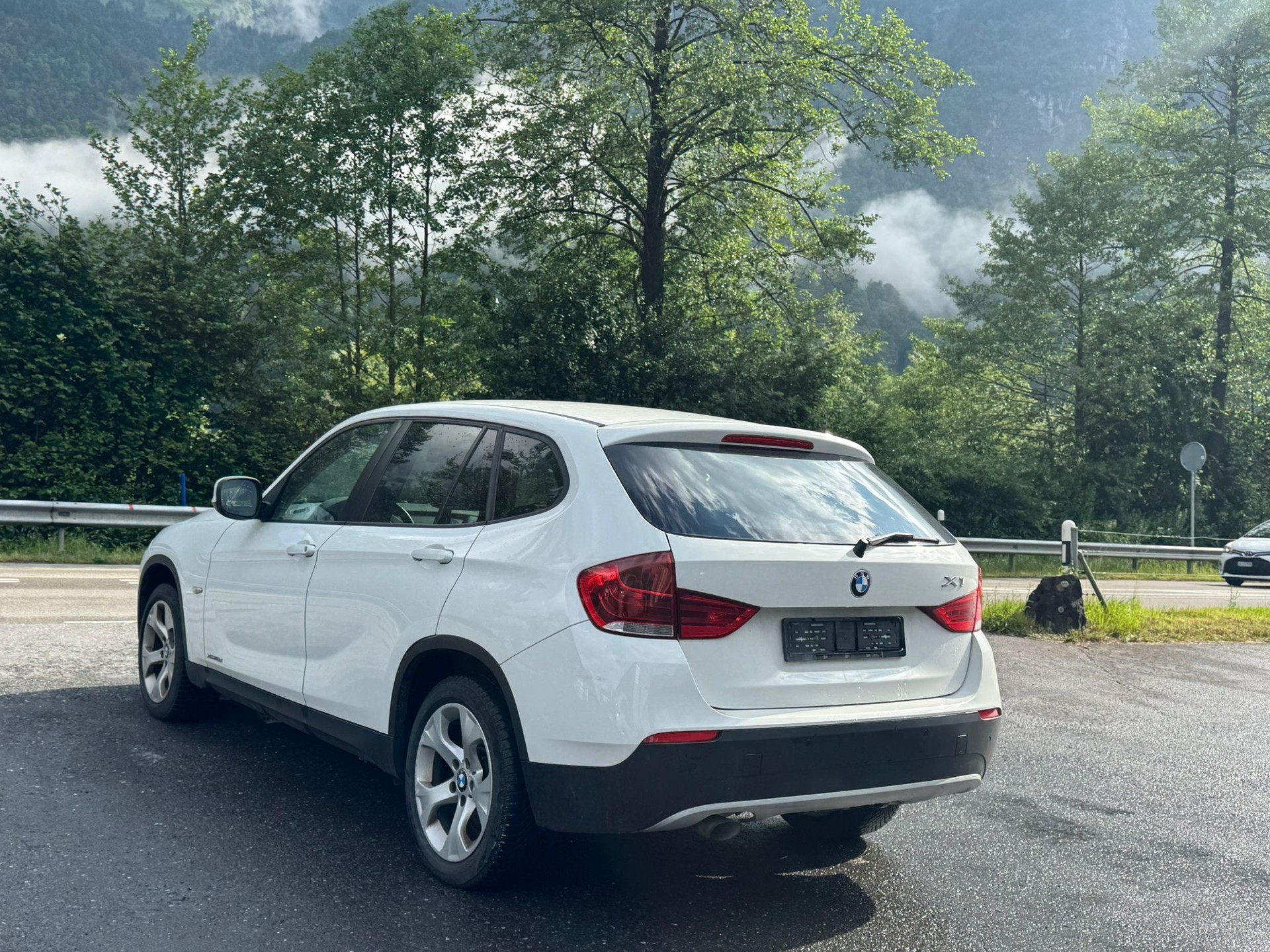 BMW X1 xDrive 18d-image-13