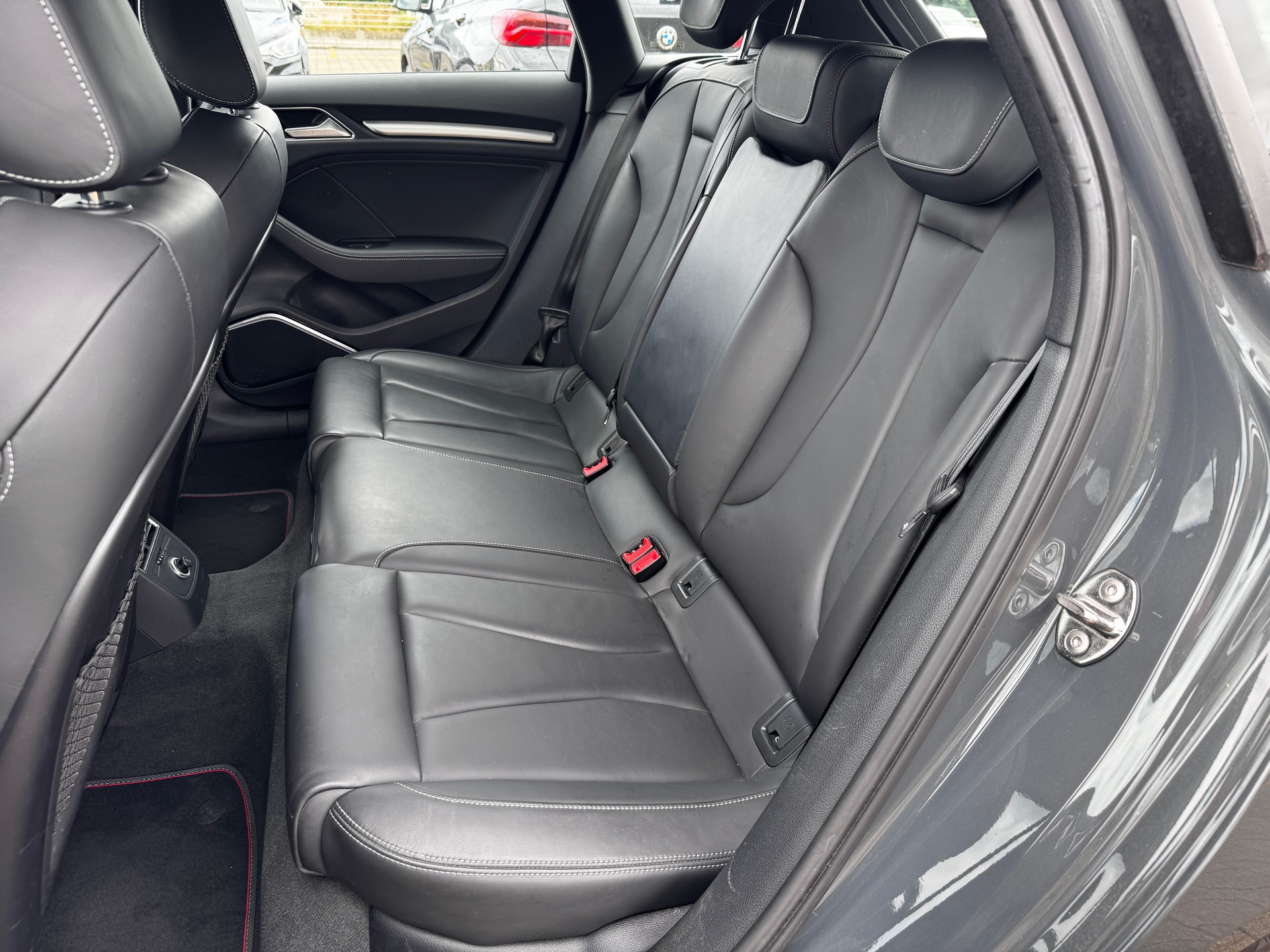 AUDI S3 Sportback 2.0 TFSI quattro S-tronic-image-8