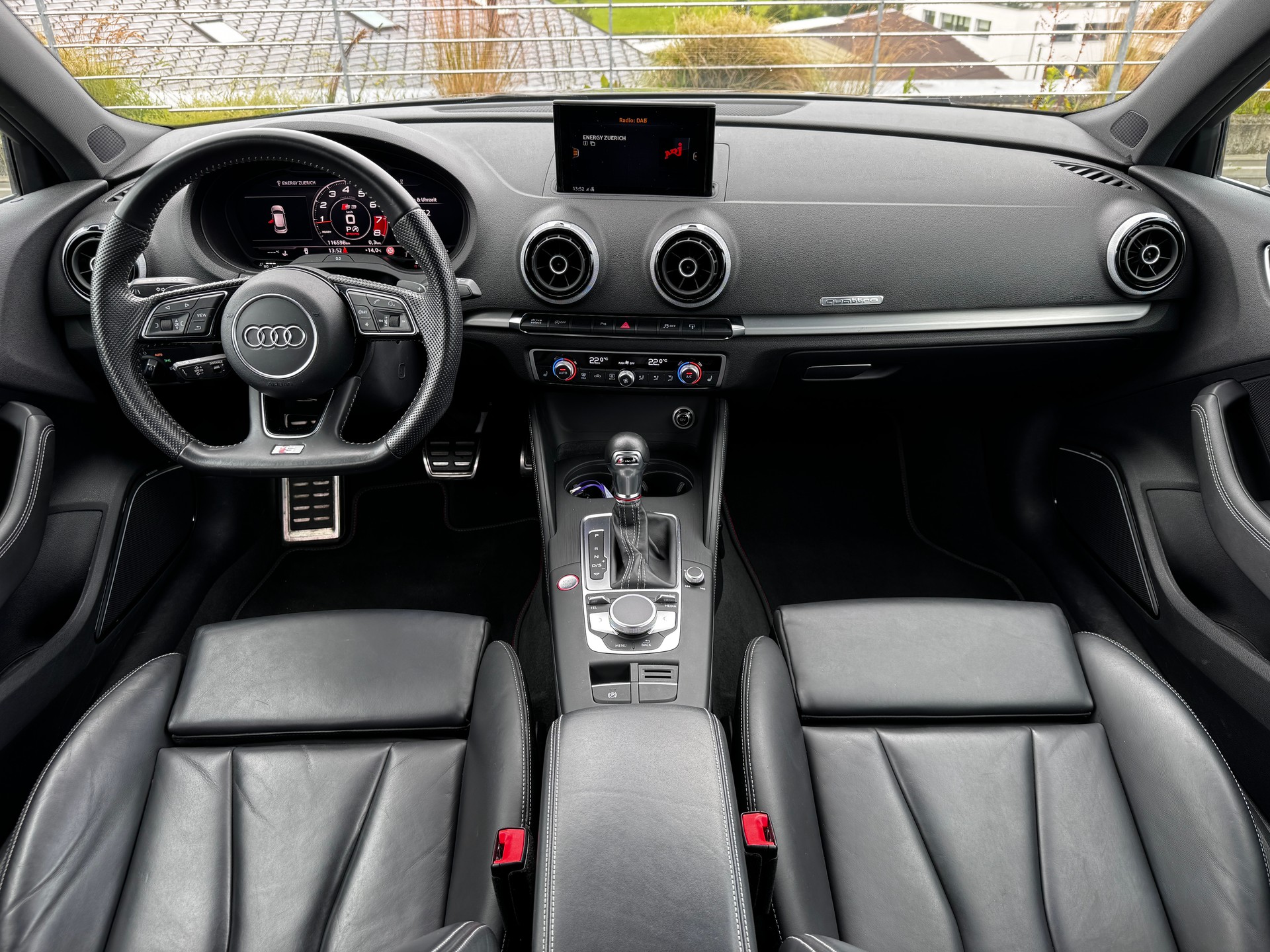 AUDI S3 Sportback 2.0 TFSI quattro S-tronic-image-9