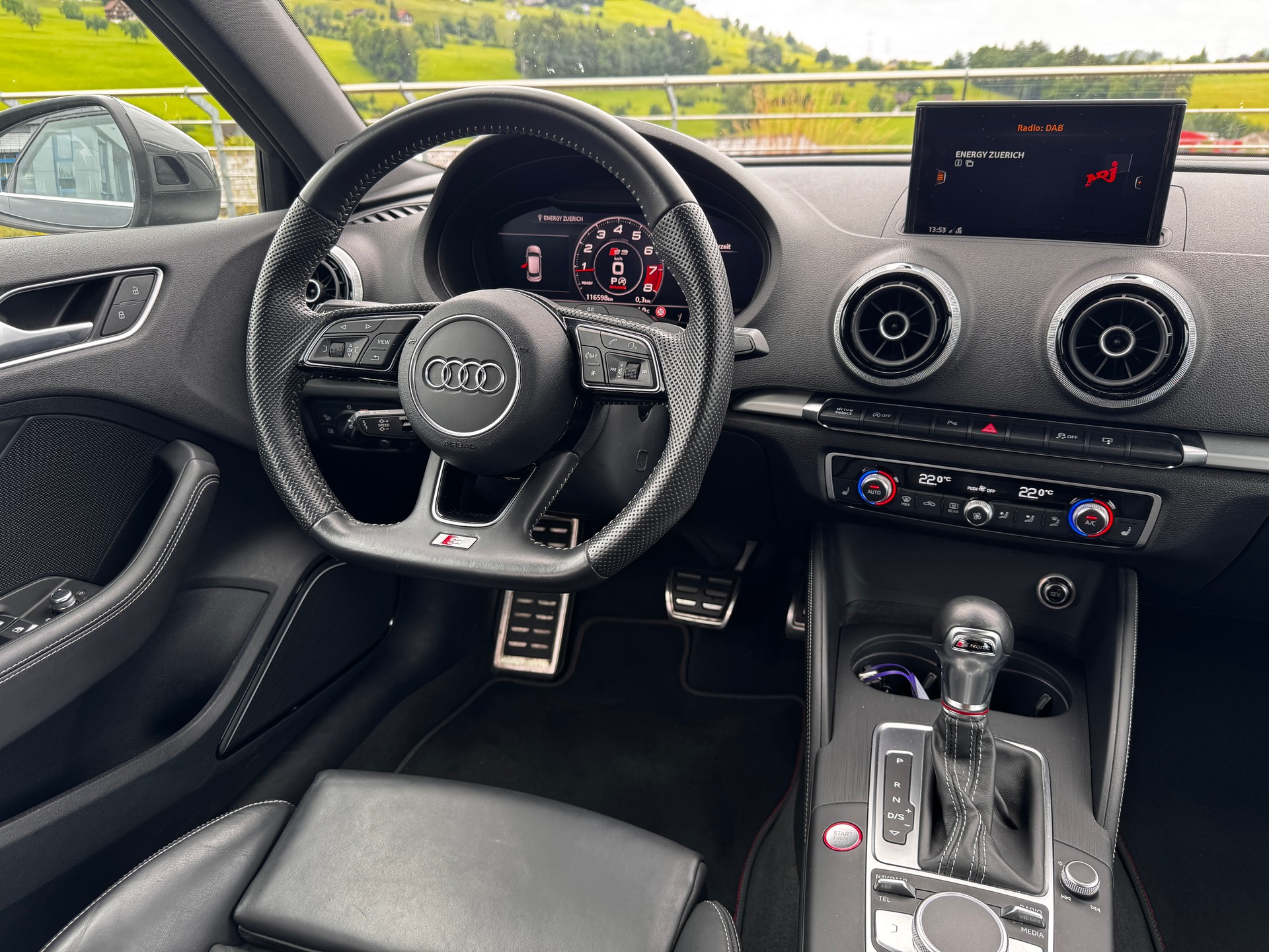 AUDI S3 Sportback 2.0 TFSI quattro S-tronic-image-10