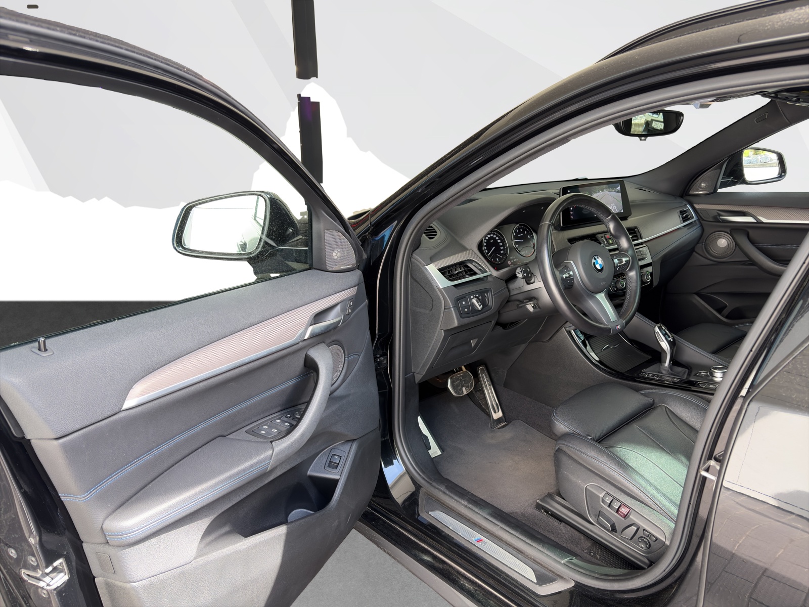 BMW X2 20i xDrive-image-8