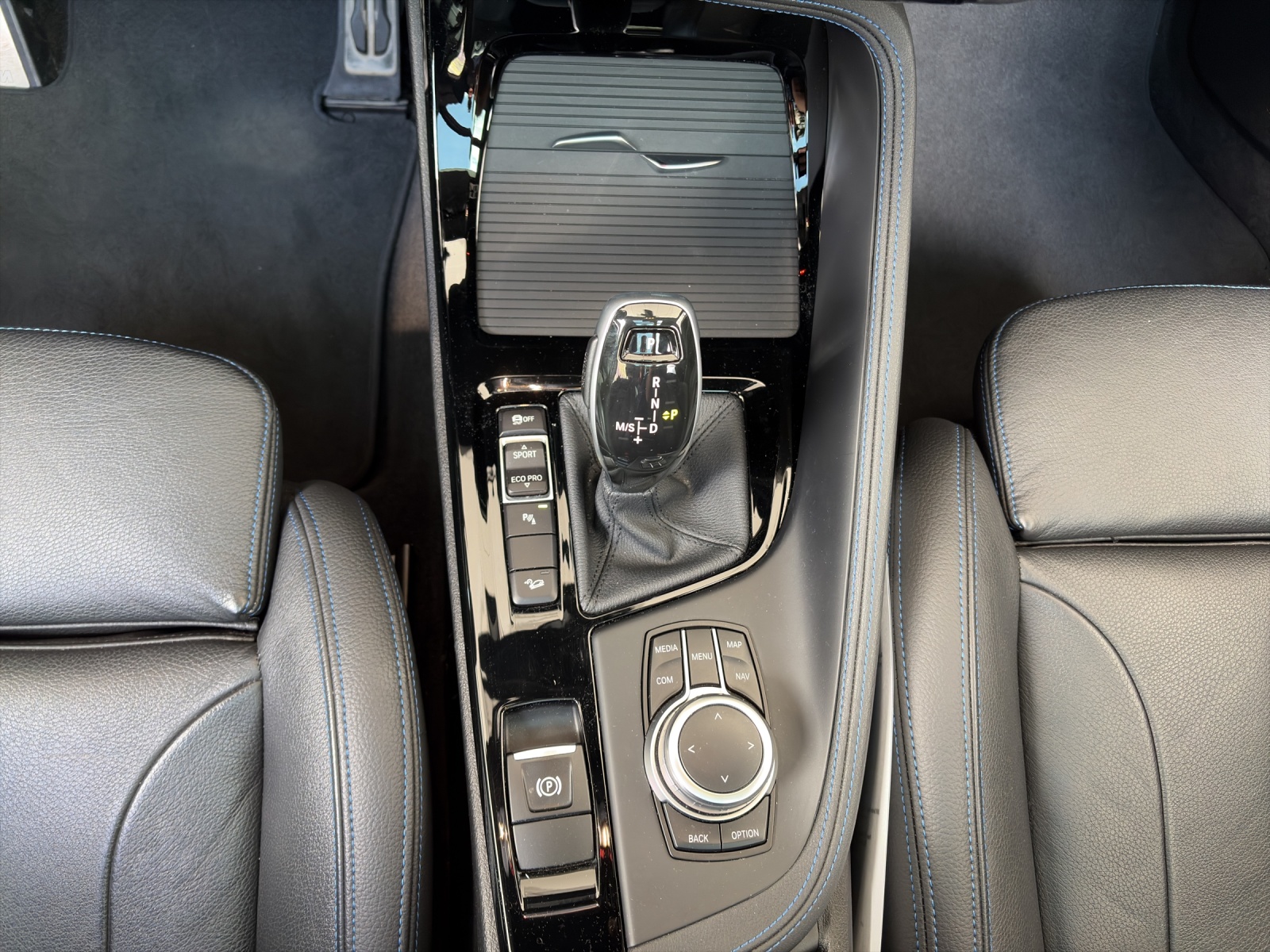 BMW X2 20i xDrive-image-14