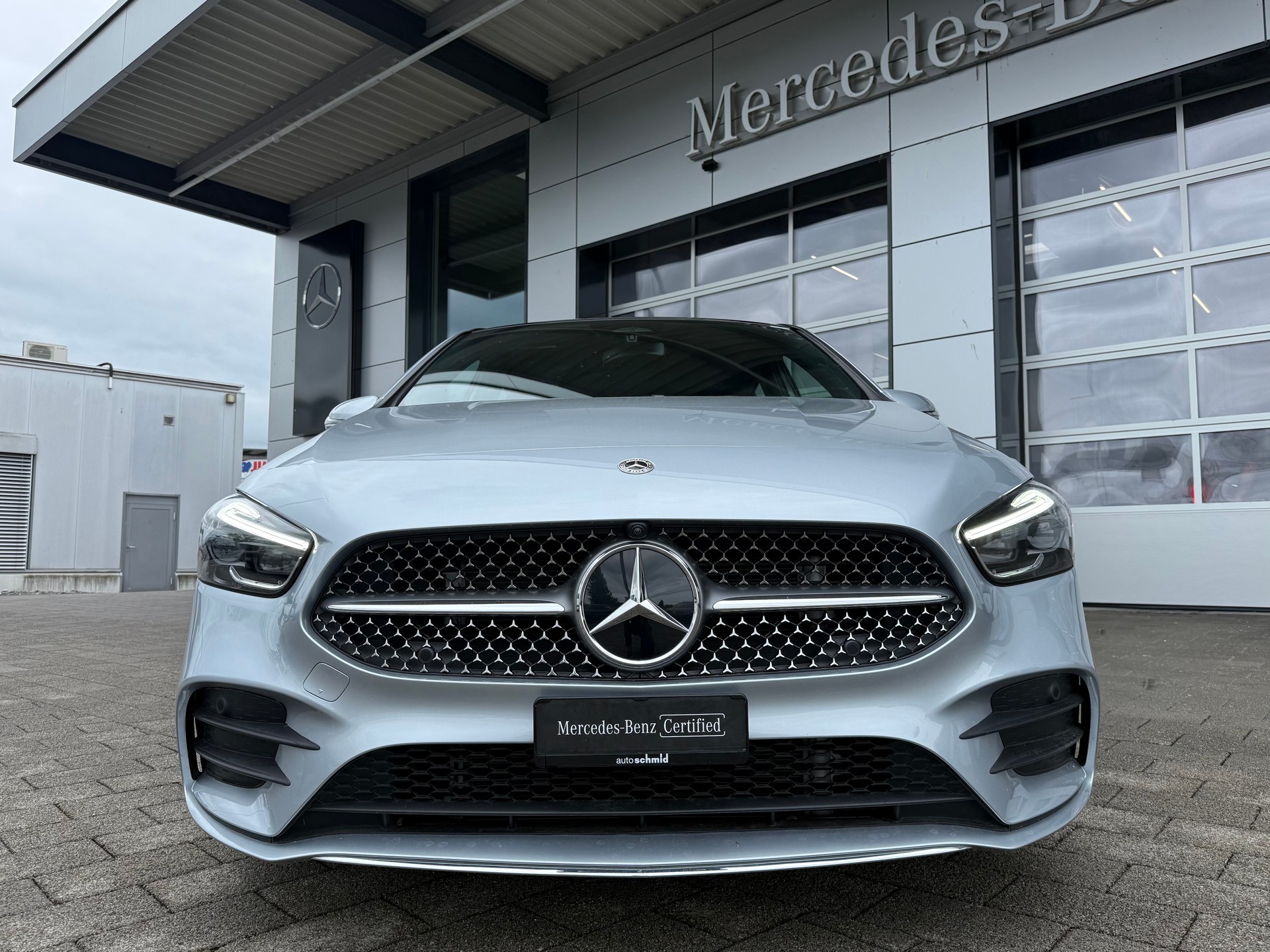 MERCEDES-BENZ B 250 AMG Line 4Matic 8G-DCT-showroom-element-2