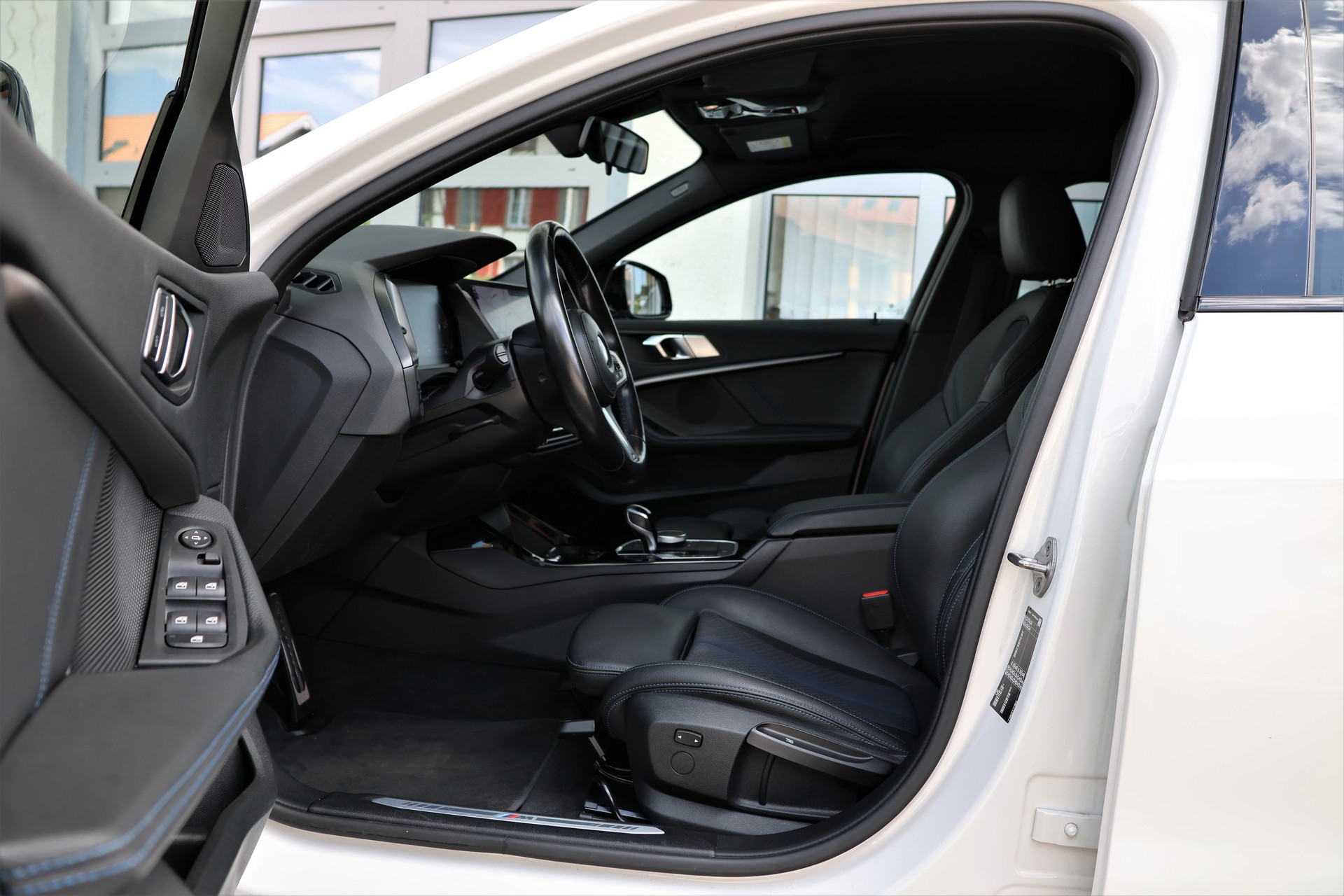 BMW 118i M Sport Steptronic (CH)-image-8