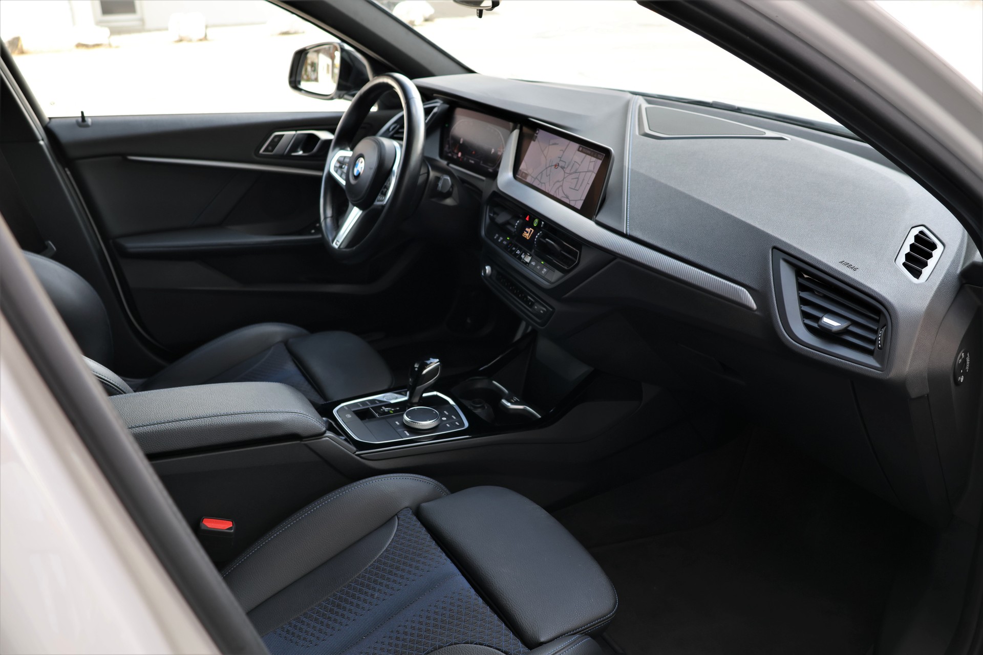 BMW 118i M Sport Steptronic (CH)-image-17