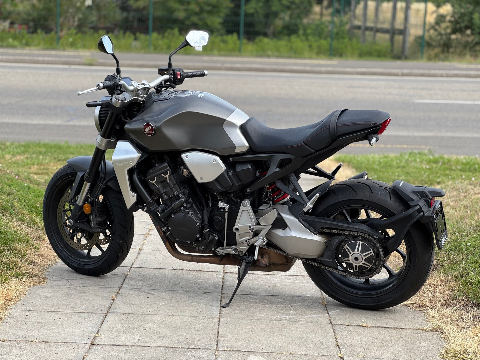 HONDA CB 1000 R ABS-image-3
