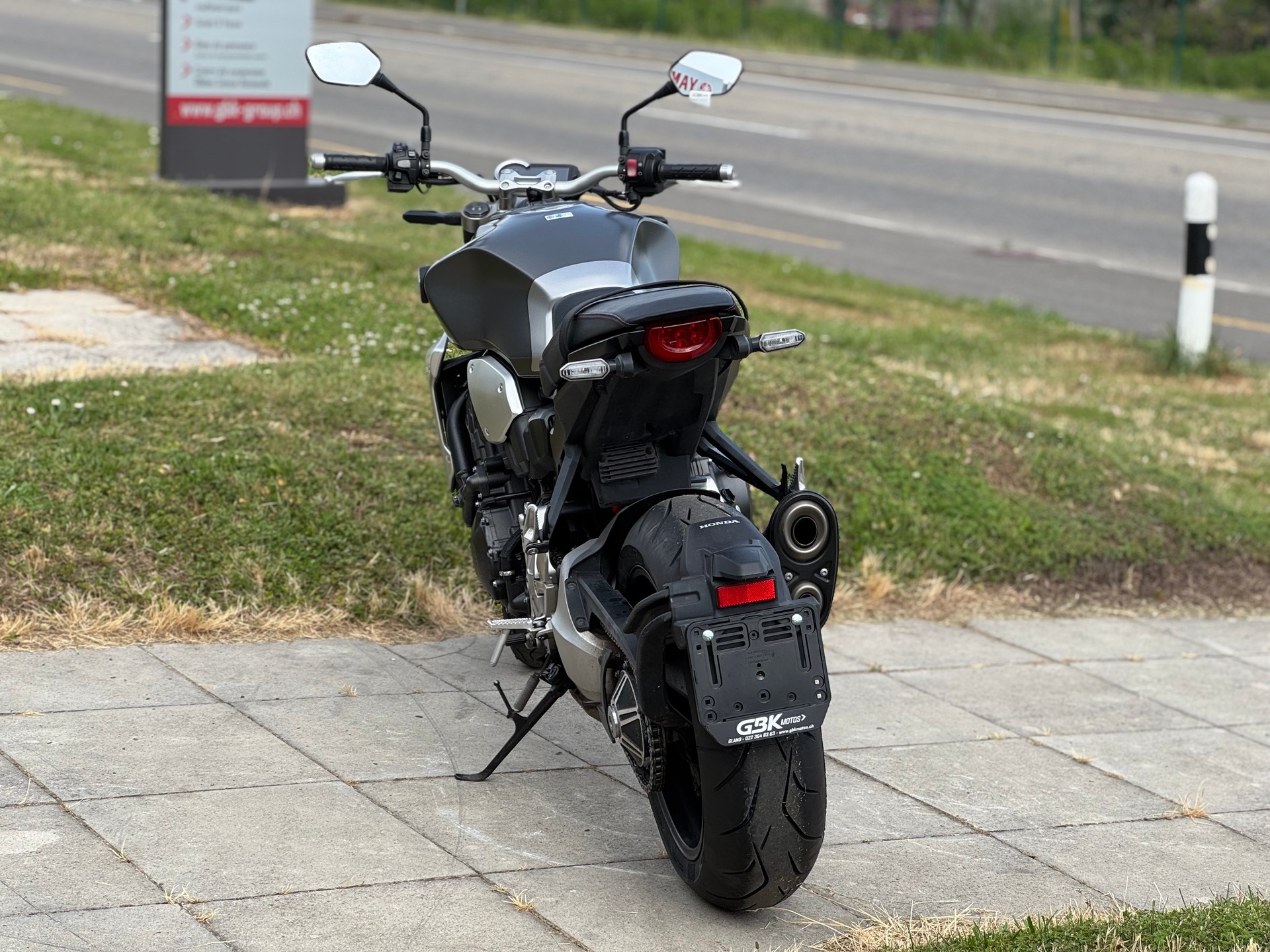 HONDA CB 1000 R ABS-image-2