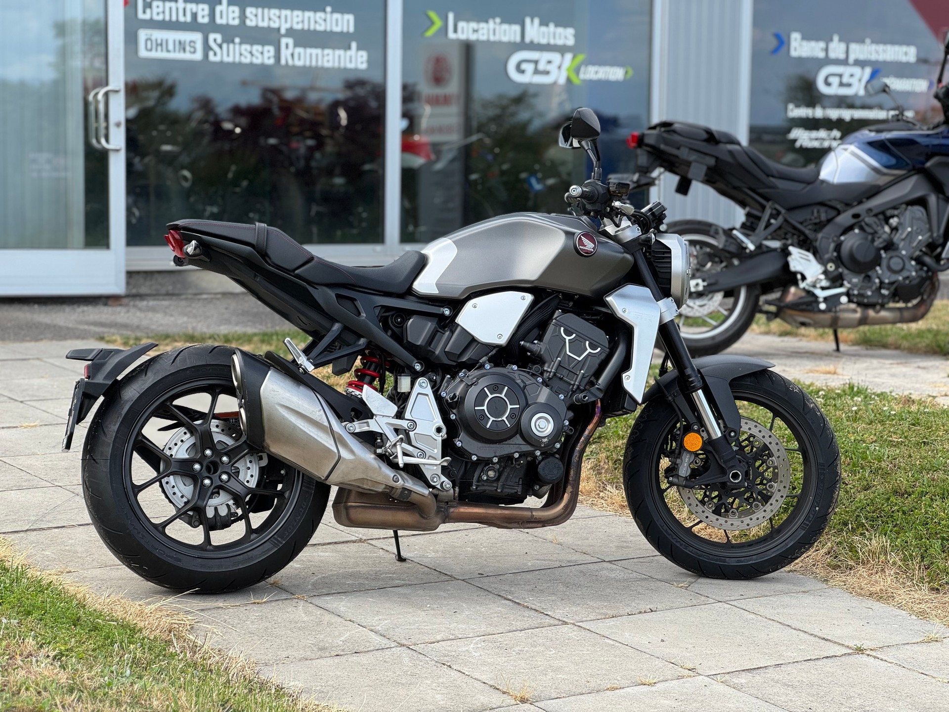 HONDA CB 1000 R ABS-image-1