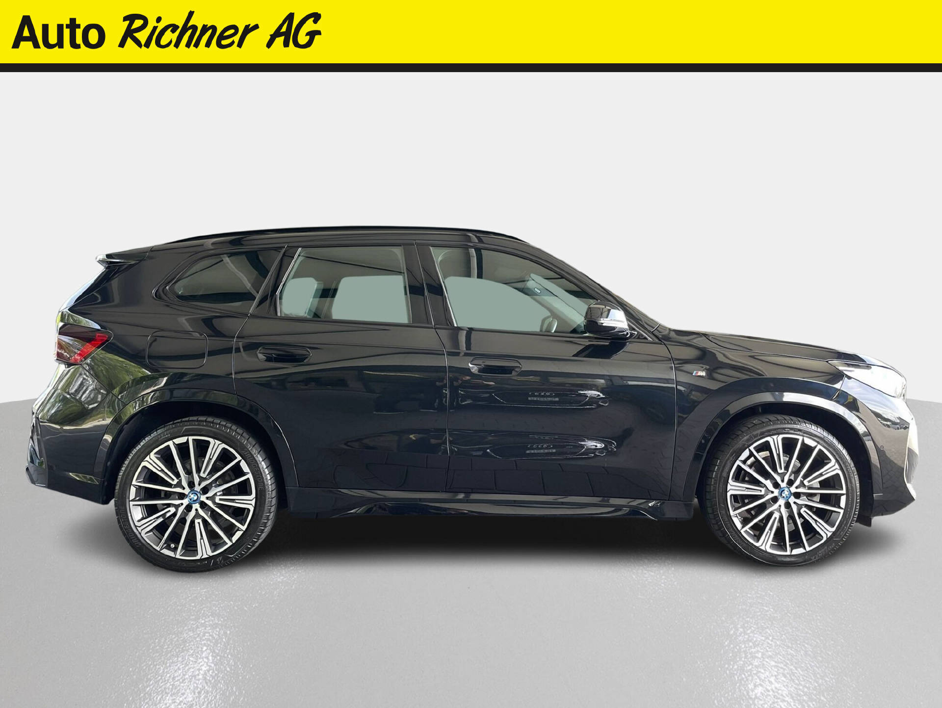BMW X1 25e xDrive paddles-showroom-element-2