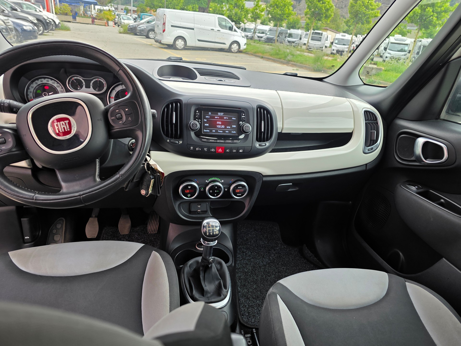 FIAT 500L 1.4 16V Pop Star-image-12