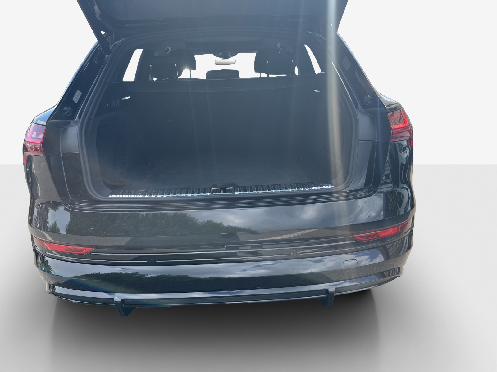 AUDI e-tron 50 S Line Attraction quattro-image-10