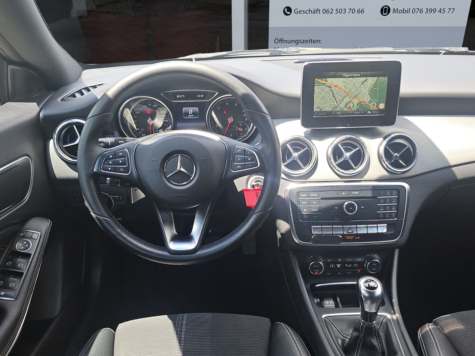 MERCEDES-BENZ CLA Shooting Brake 200 Urban-image-10
