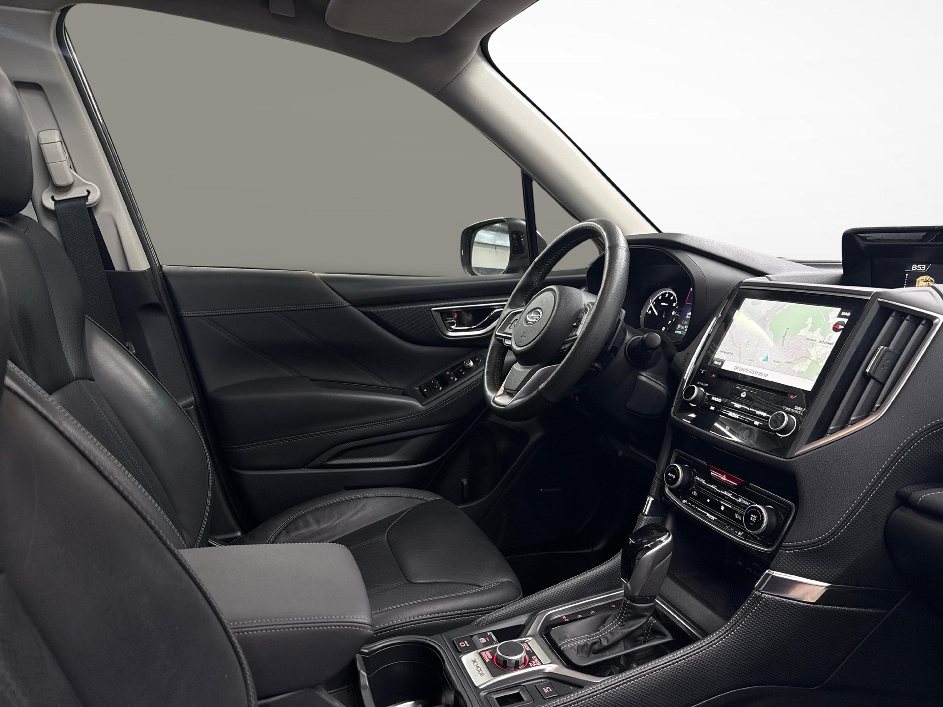 SUBARU Forester Station 2.0i e-Boxer Luxury-image-9