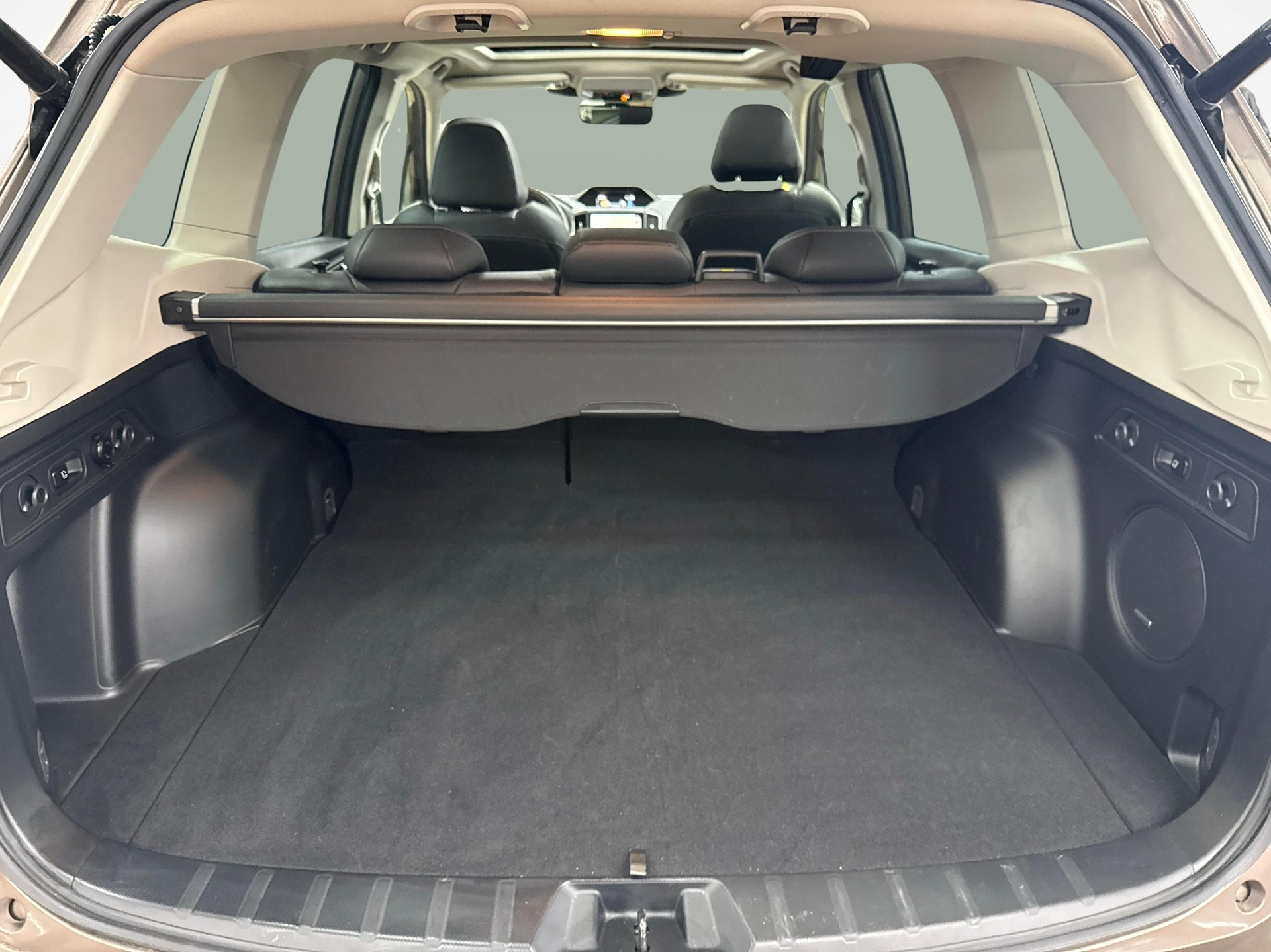 SUBARU Forester Station 2.0i e-Boxer Luxury-image-11