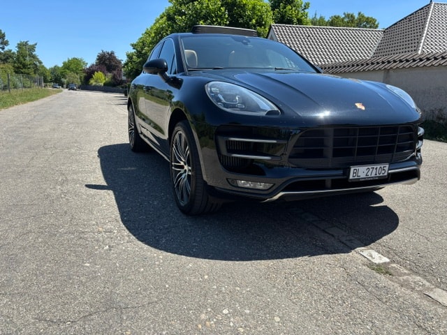 PORSCHE Macan Turbo PDK-image-1