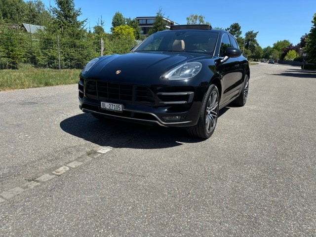 PORSCHE Macan Turbo PDK