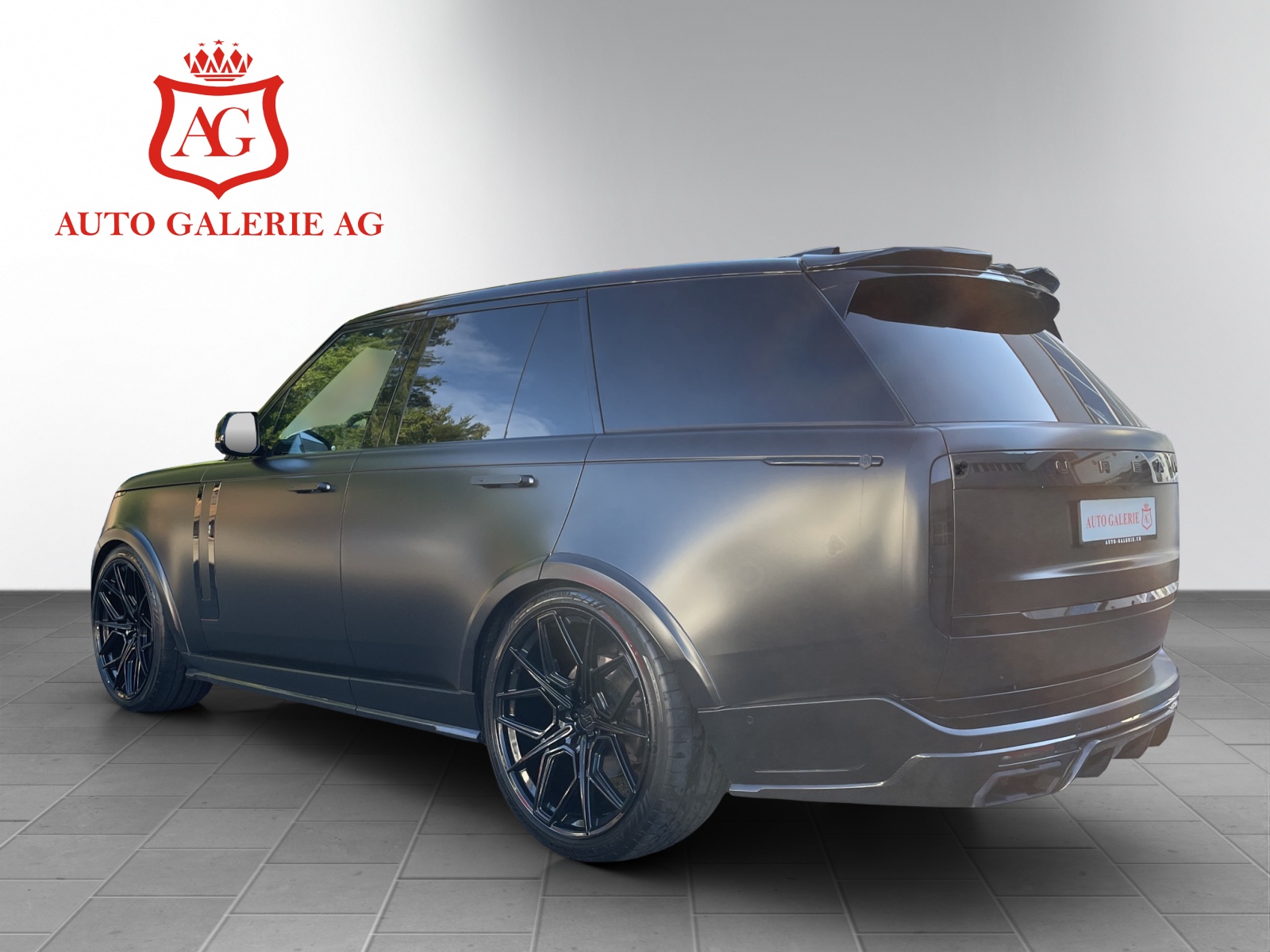 LAND ROVER Range Rover D300 3.0D I6 MHEV HSE Automatic *URBAN*-showroom-element-1