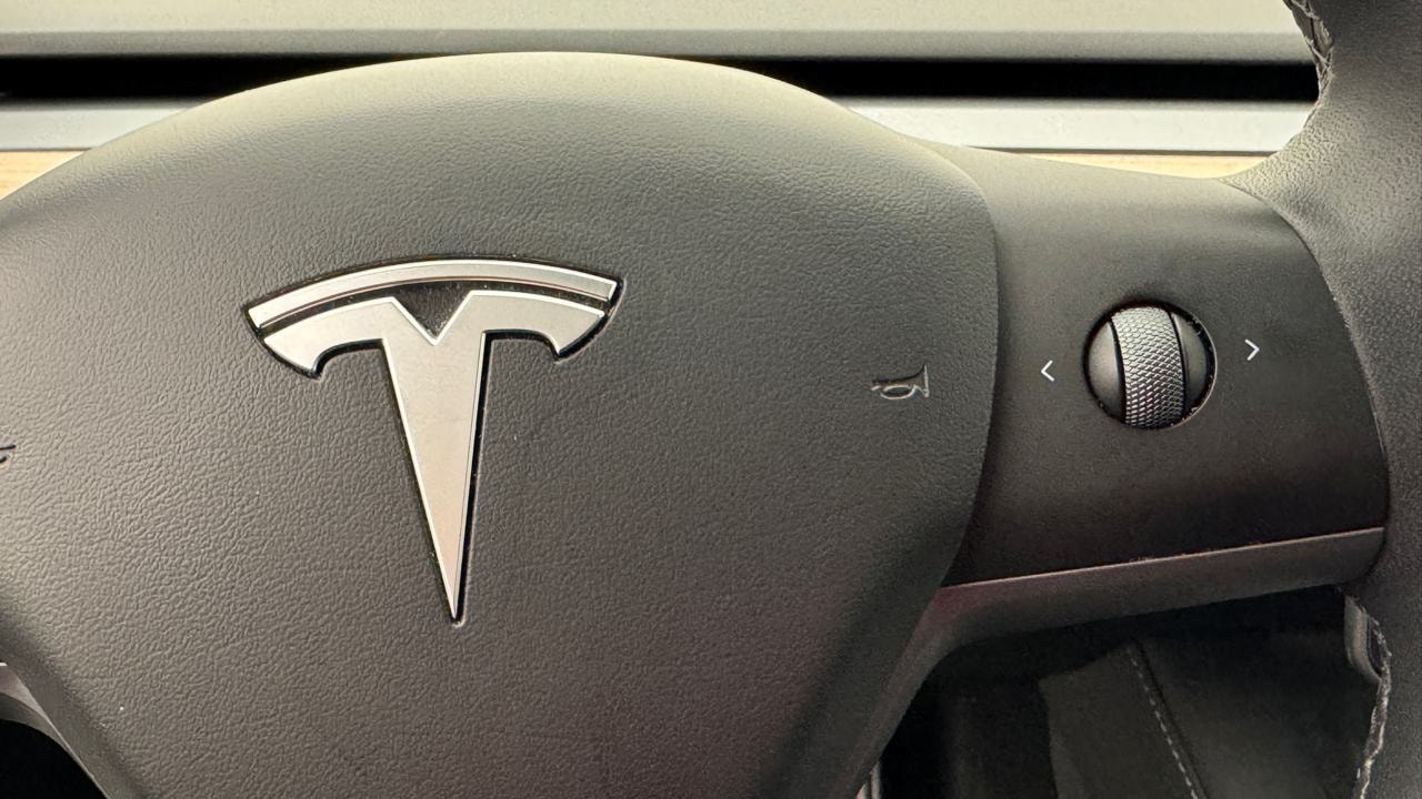 TESLA Model 3 Long Range Dual Motor AWD-image-9