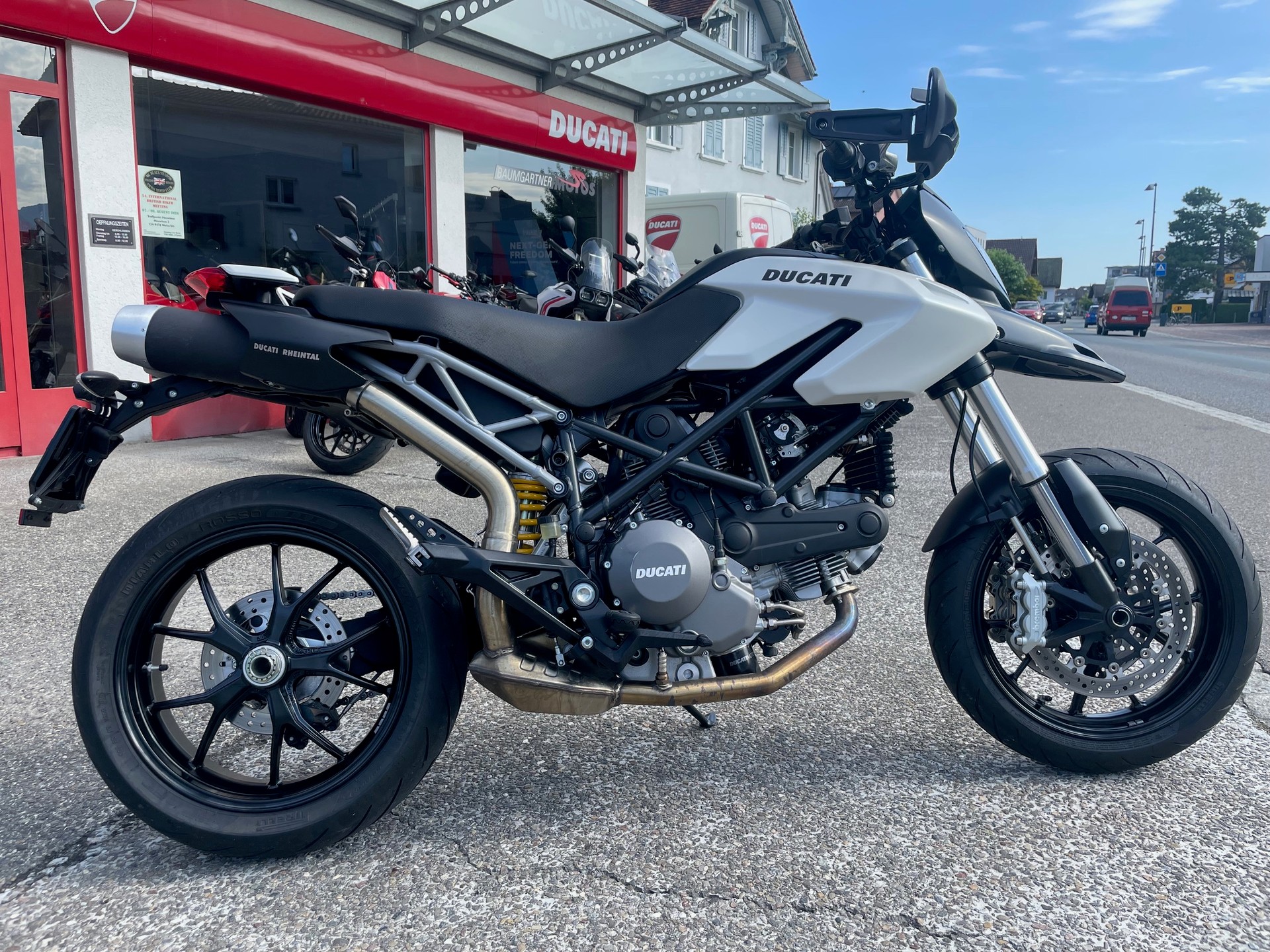 DUCATI Hypermotard 796-image-0