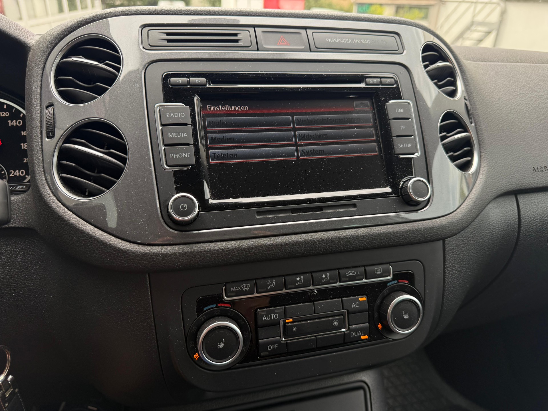 VW Tiguan 1.4 TSI BlueMotion Value 4x2-image-10