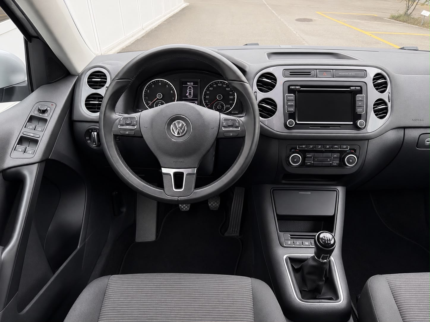 VW Tiguan 1.4 TSI BlueMotion Value 4x2-image-8
