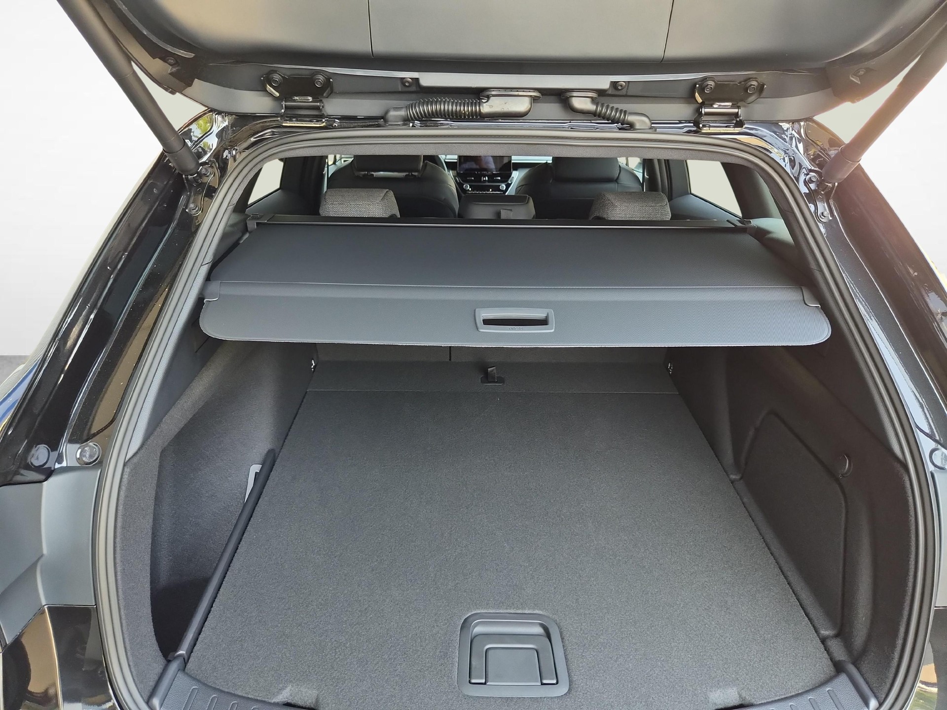 TOYOTA Corolla Touring Sports 2.0 HSD Swiss Edition-image-11