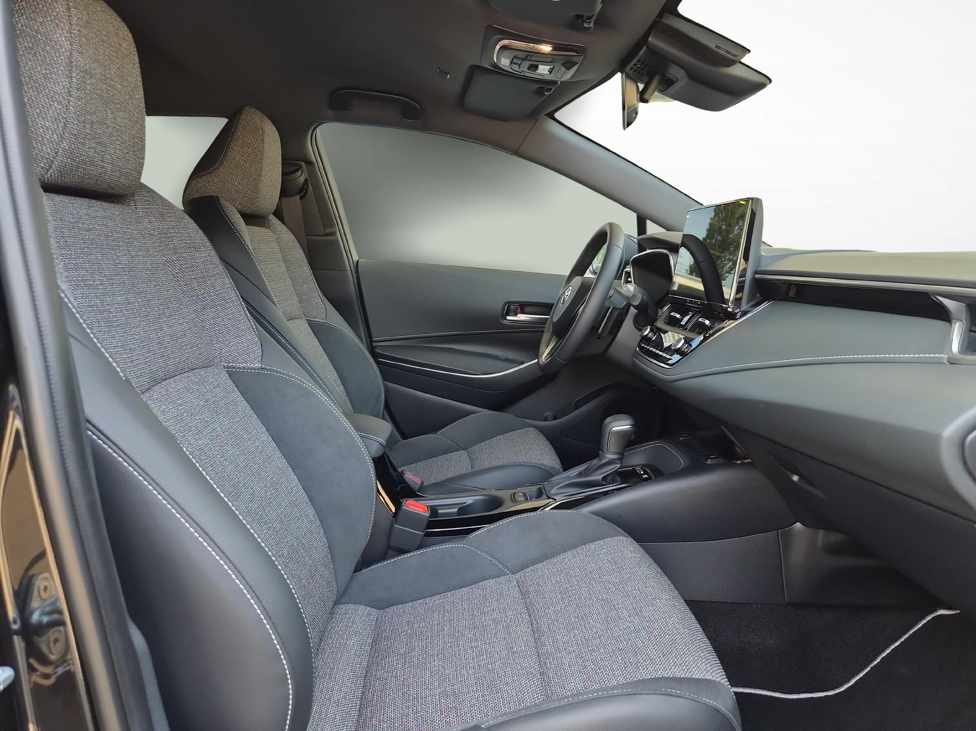 TOYOTA Corolla Touring Sports 2.0 HSD Swiss Edition-image-9