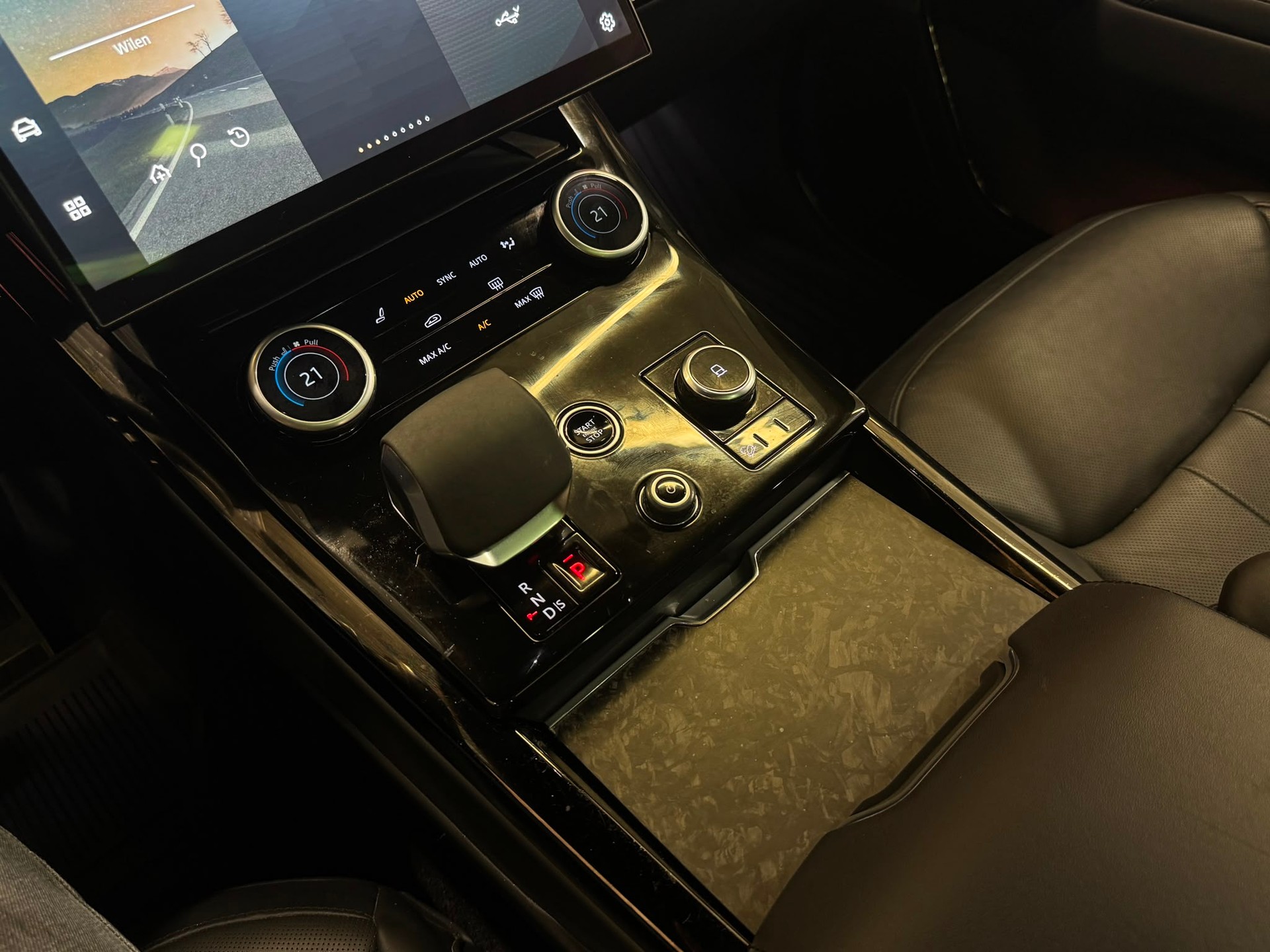 LAND ROVER Range Rover Sport D250 3.0 TD6 MHEV Dynamic SE Automatic-image-17