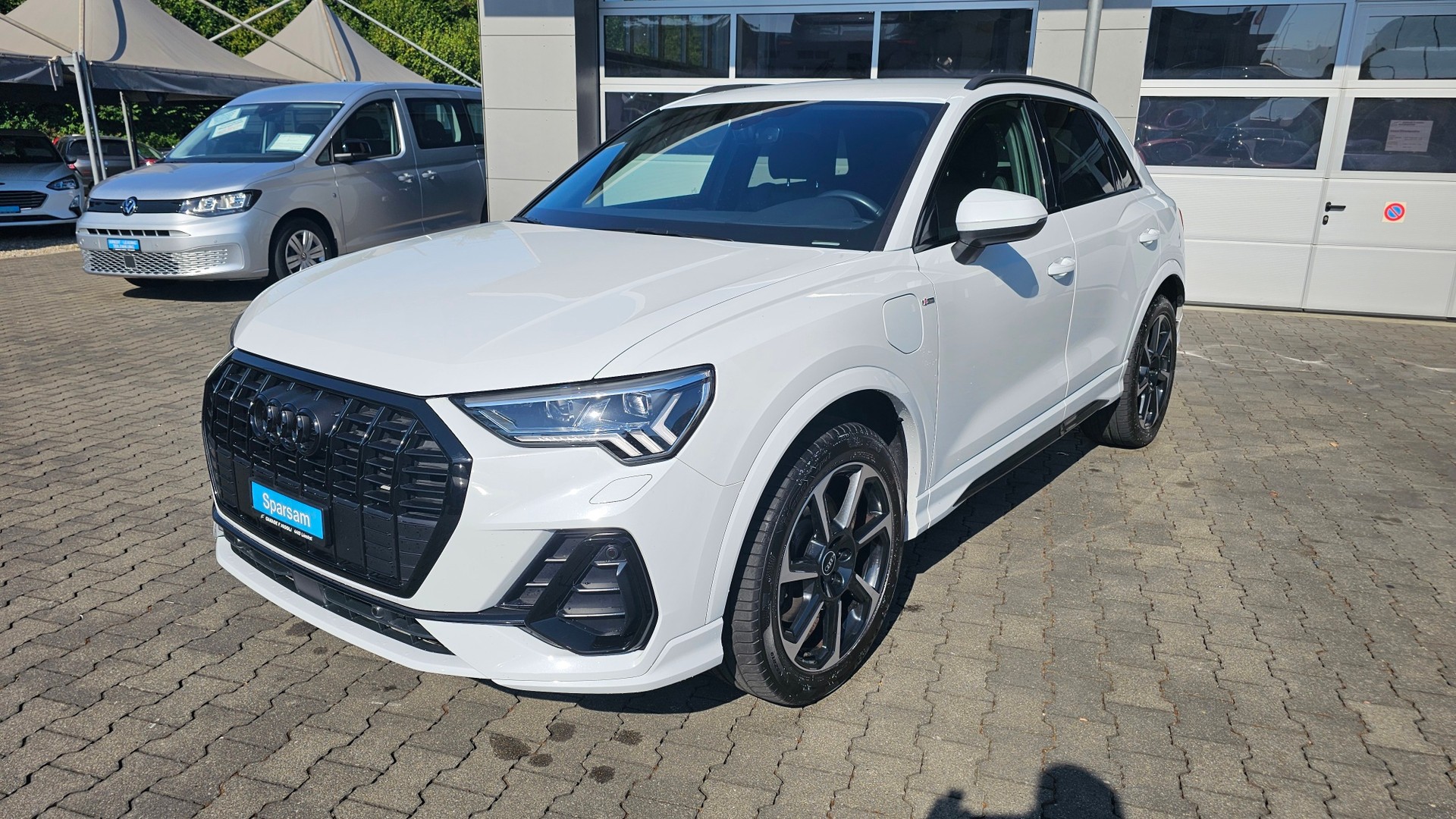 AUDI Q3 45 TFSI e S line S-tronic-image-17