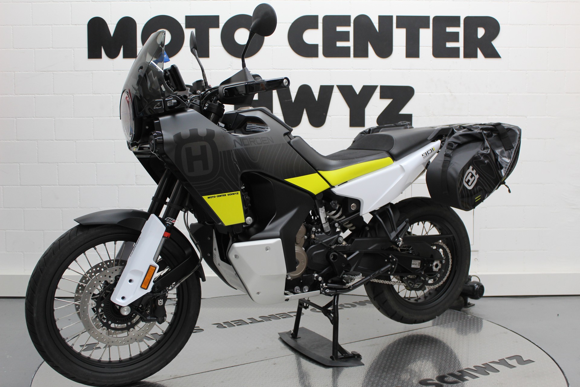 HUSQVARNA Norden 901-image-4