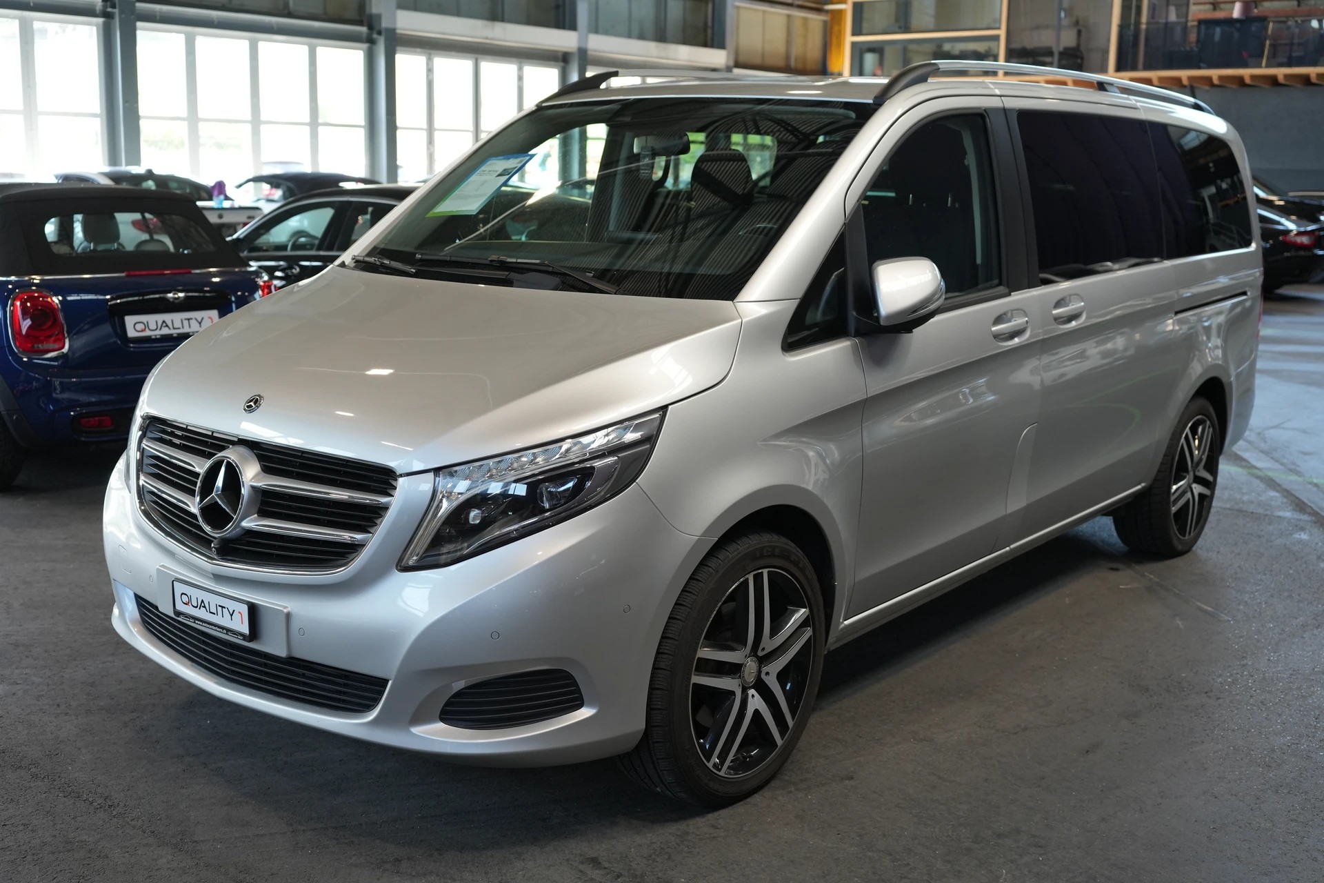 MERCEDES-BENZ V 250 d lang 4Matic 7G-Tronic-showroom-element-3