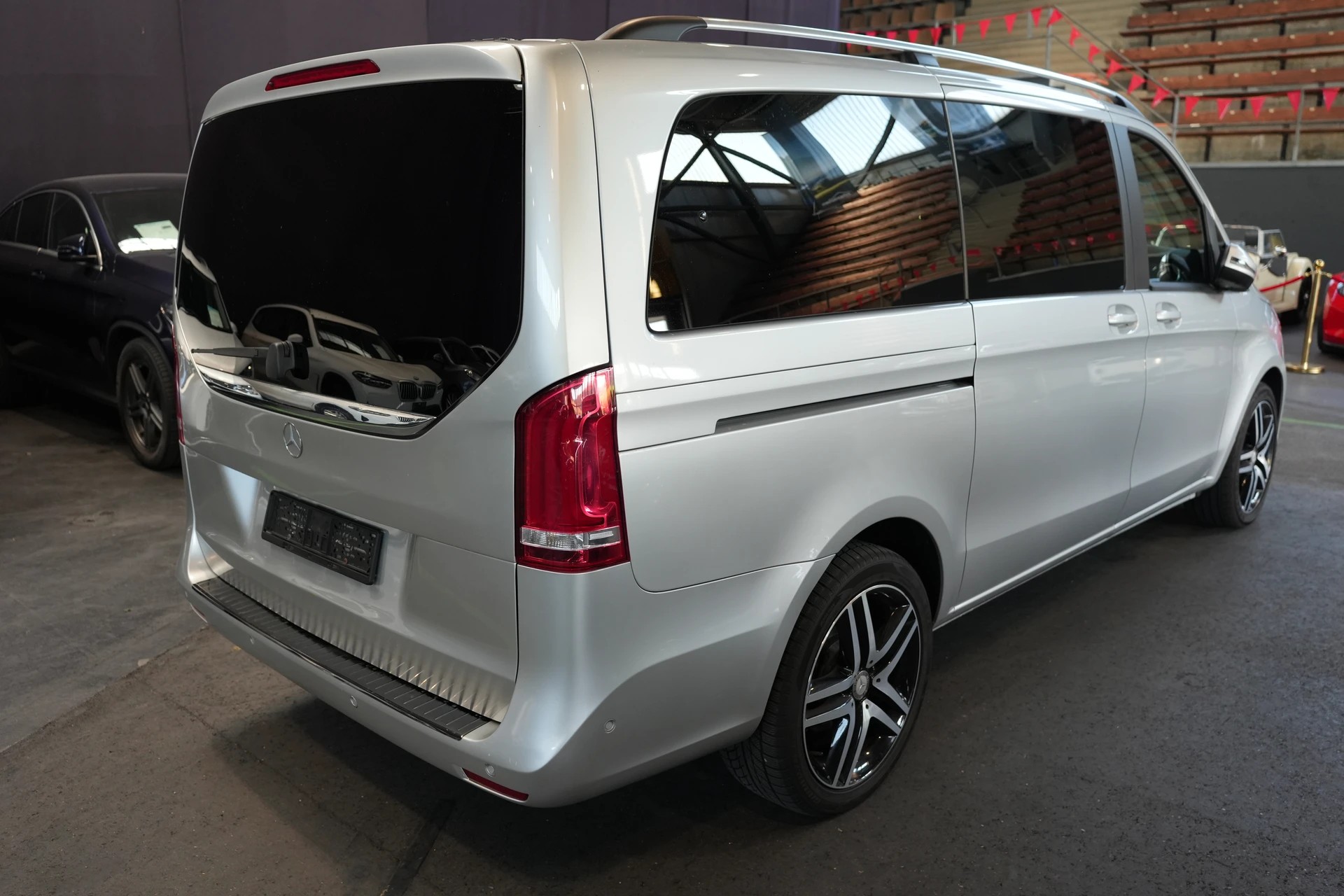 MERCEDES-BENZ V 250 d lang 4Matic 7G-Tronic-showroom-element-1
