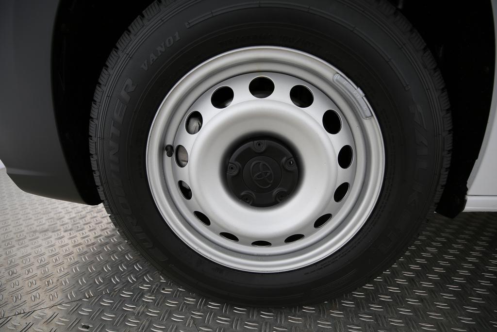 TOYOTA PROACE CITY Van L1 52KWh Active-image-10