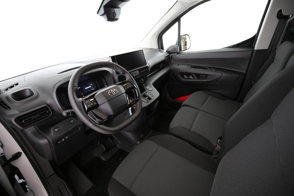TOYOTA PROACE CITY Van L1 52KWh Active-image-6