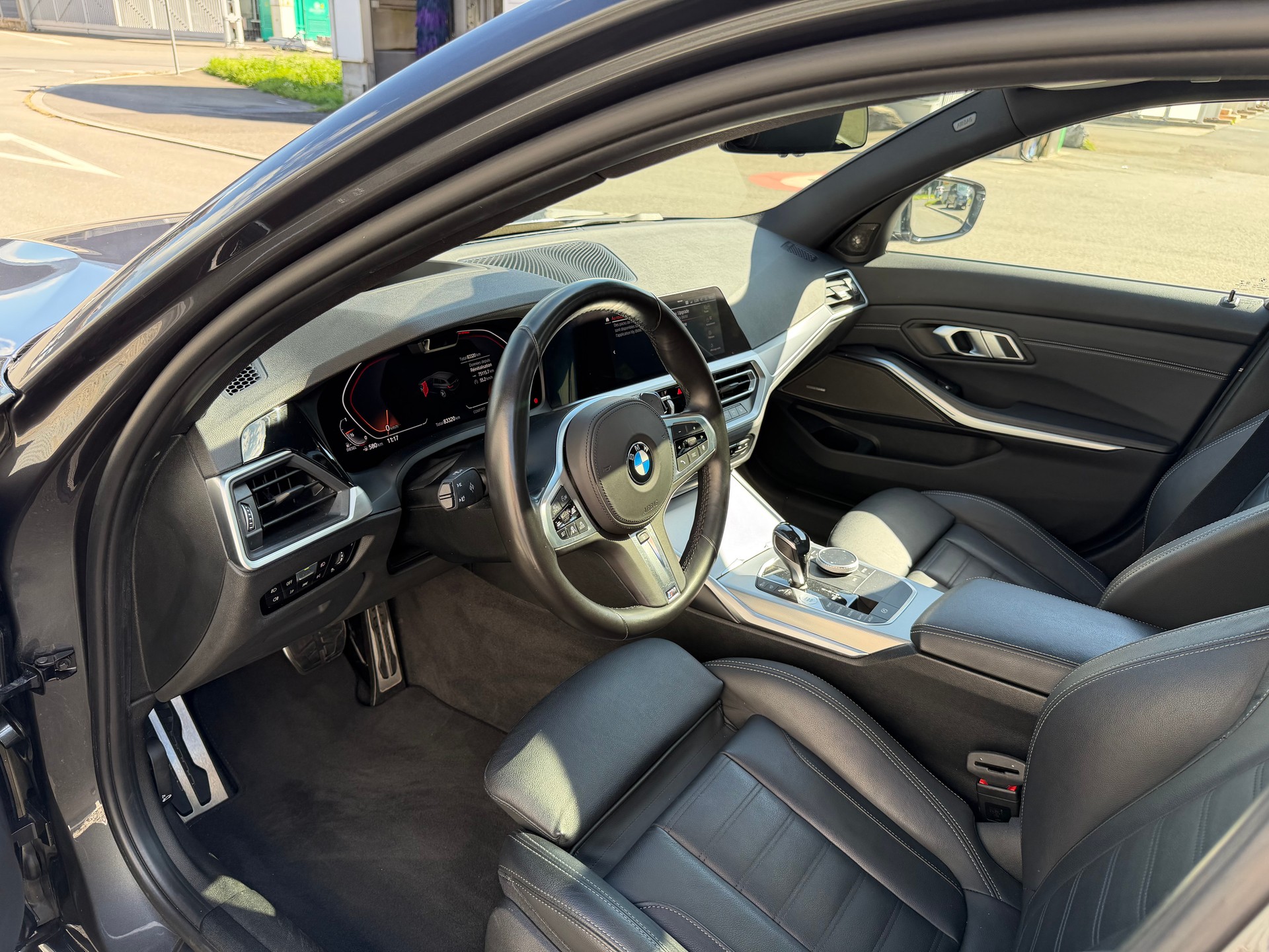 BMW 320d xDrive Touring M Sport Steptronic ATTELAGE 1800kg-image-22
