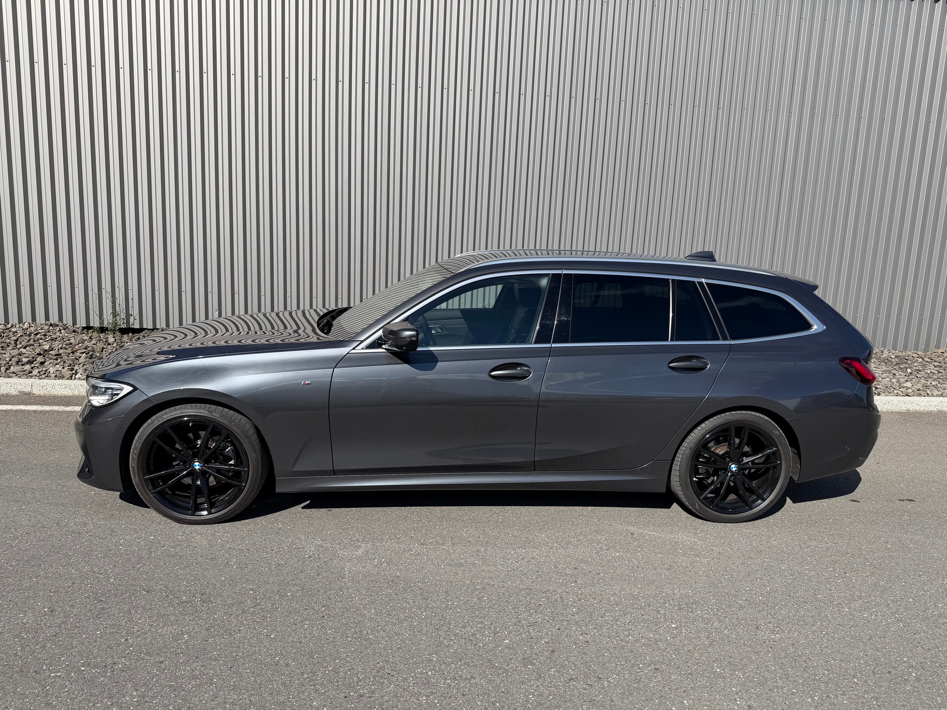 BMW 320d xDrive Touring M Sport Steptronic ATTELAGE 1800kg-showroom-element-1